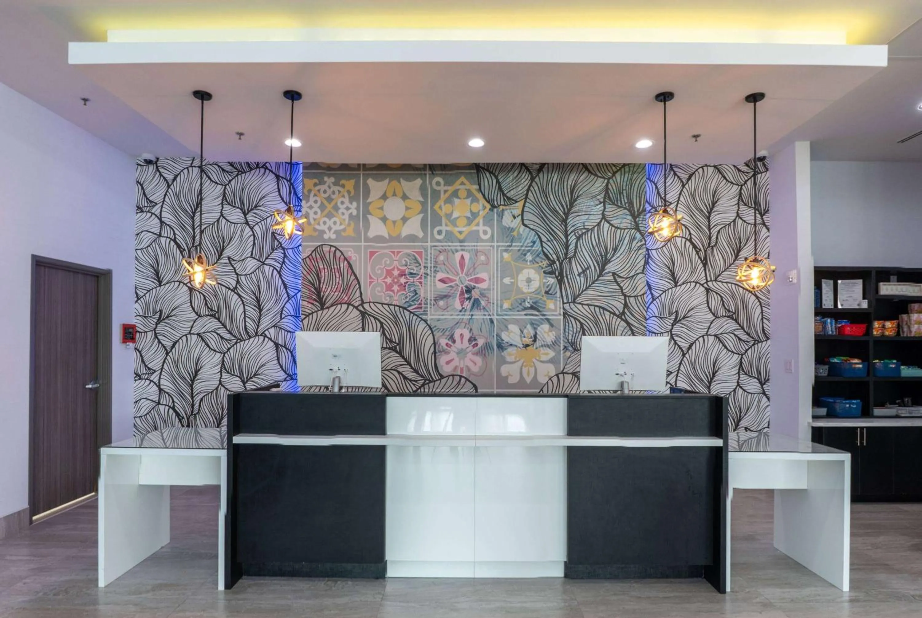 Lobby or reception in La Quinta Inn & Suites by Wyndham Corpus Christi Southeast