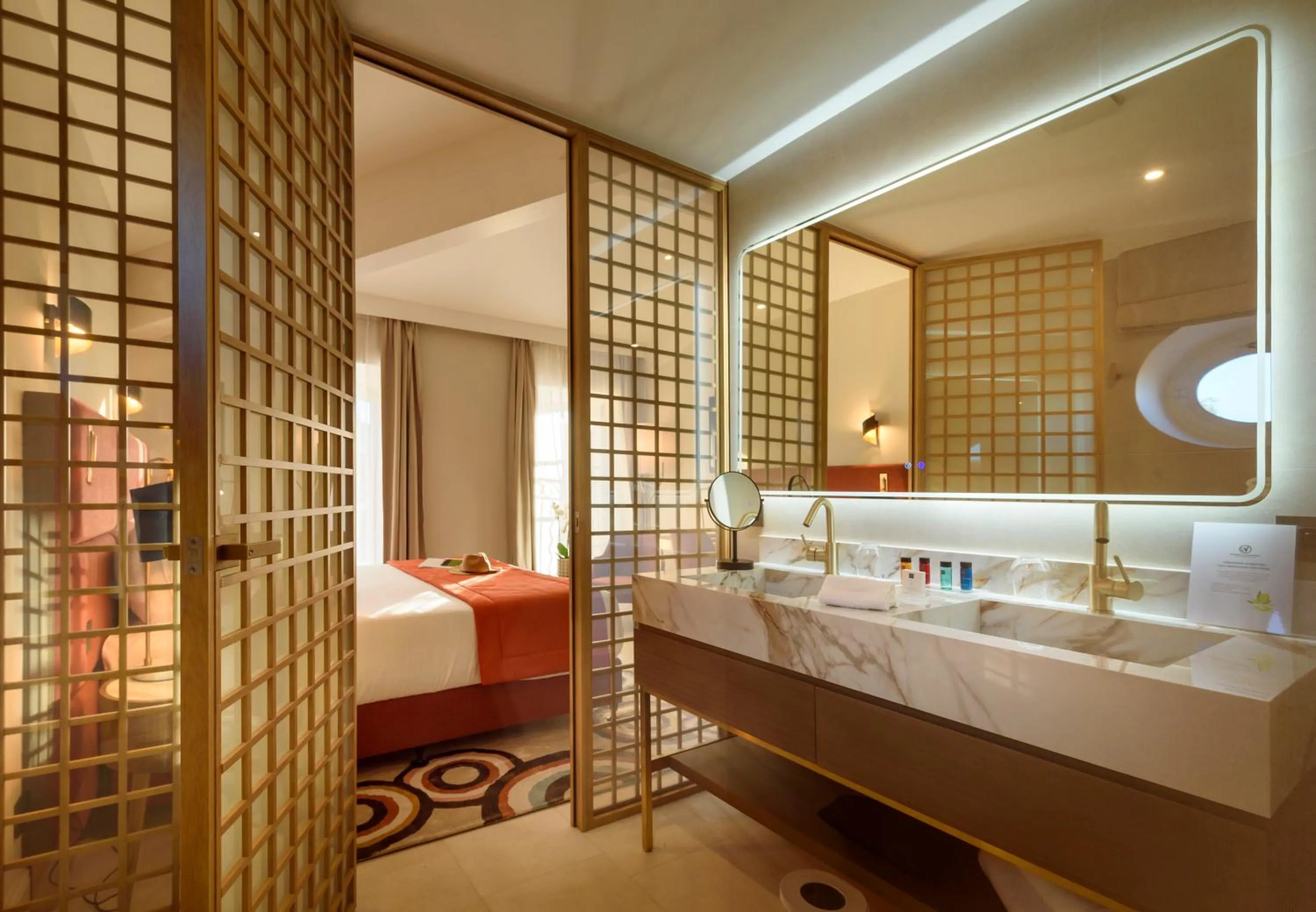 Bathroom, Bed in Domaine de Valmouriane