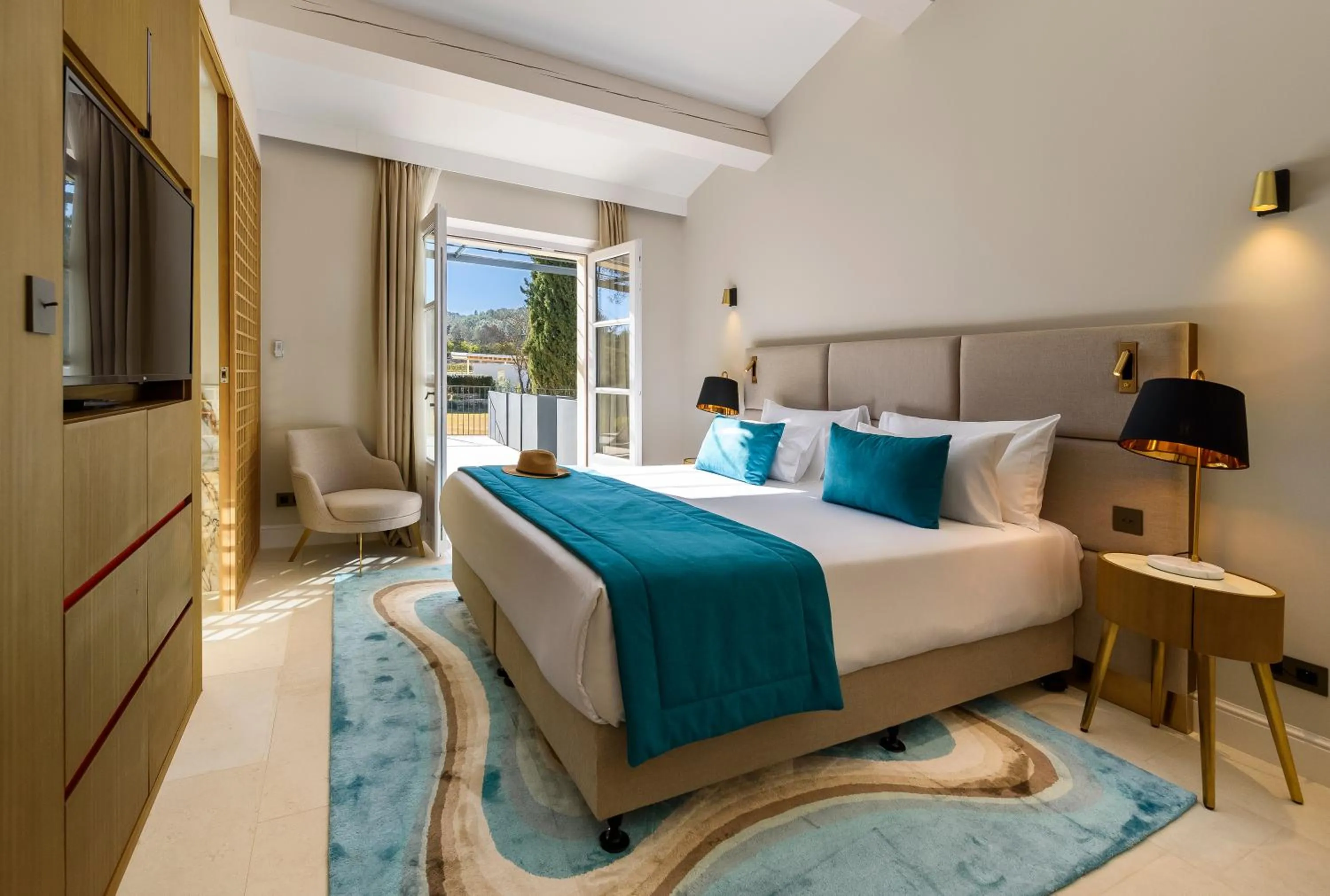 Patio, Bed in Domaine de Valmouriane