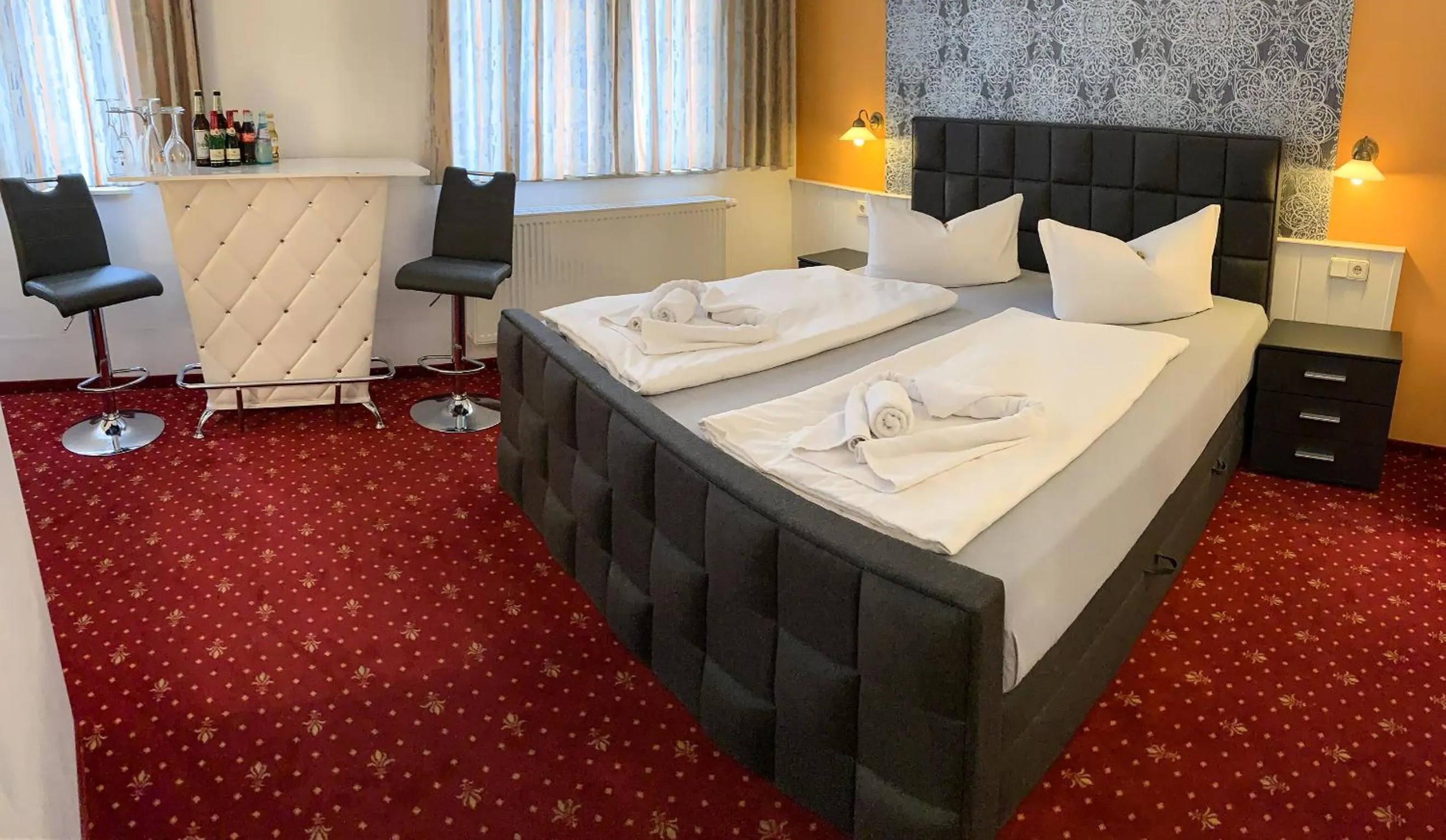 Photo of the whole room, Bed in Hotel Carl von Clausewitz