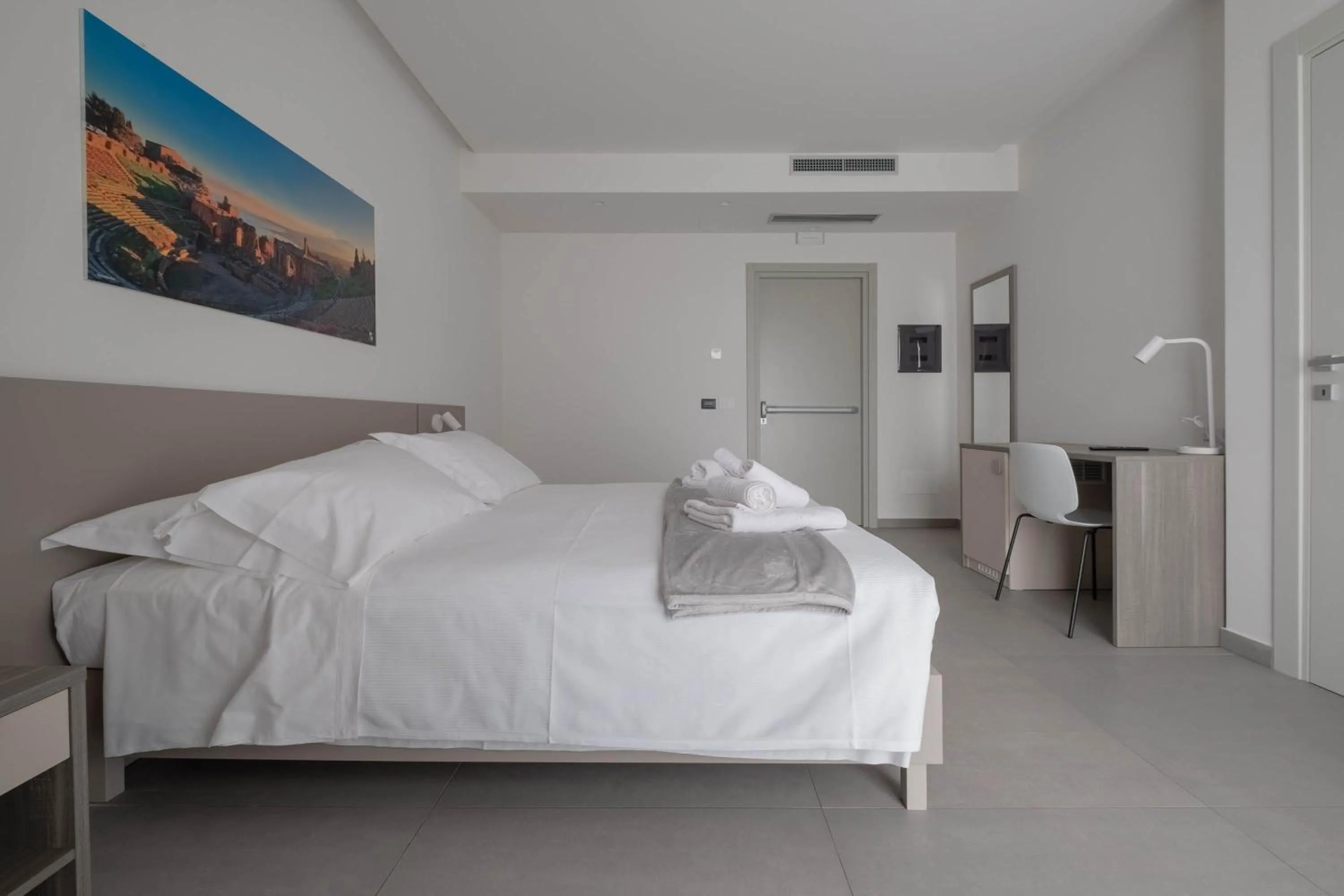 Bedroom, Bed in Hotel 1921