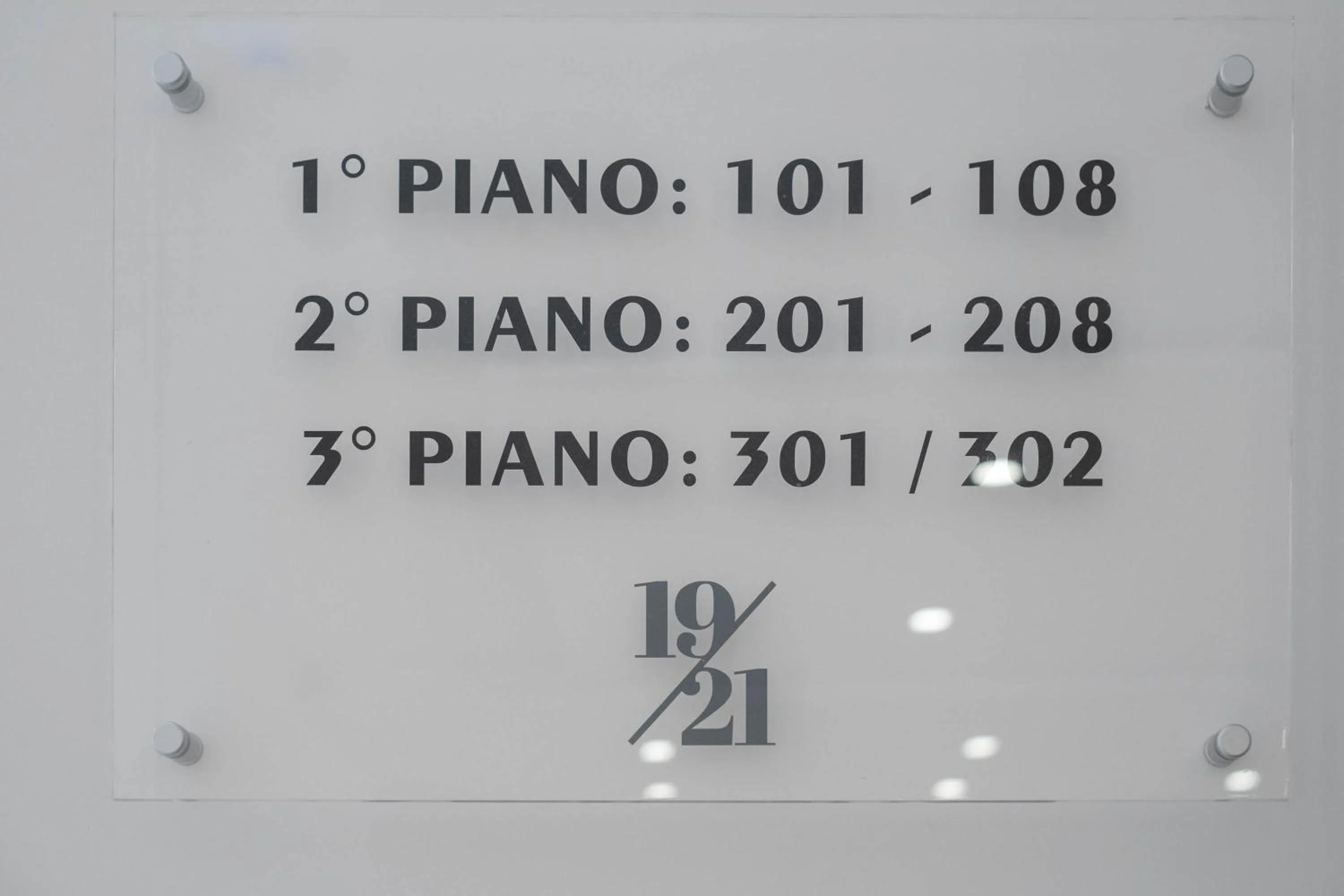 Logo/Certificate/Sign in Hotel 1921