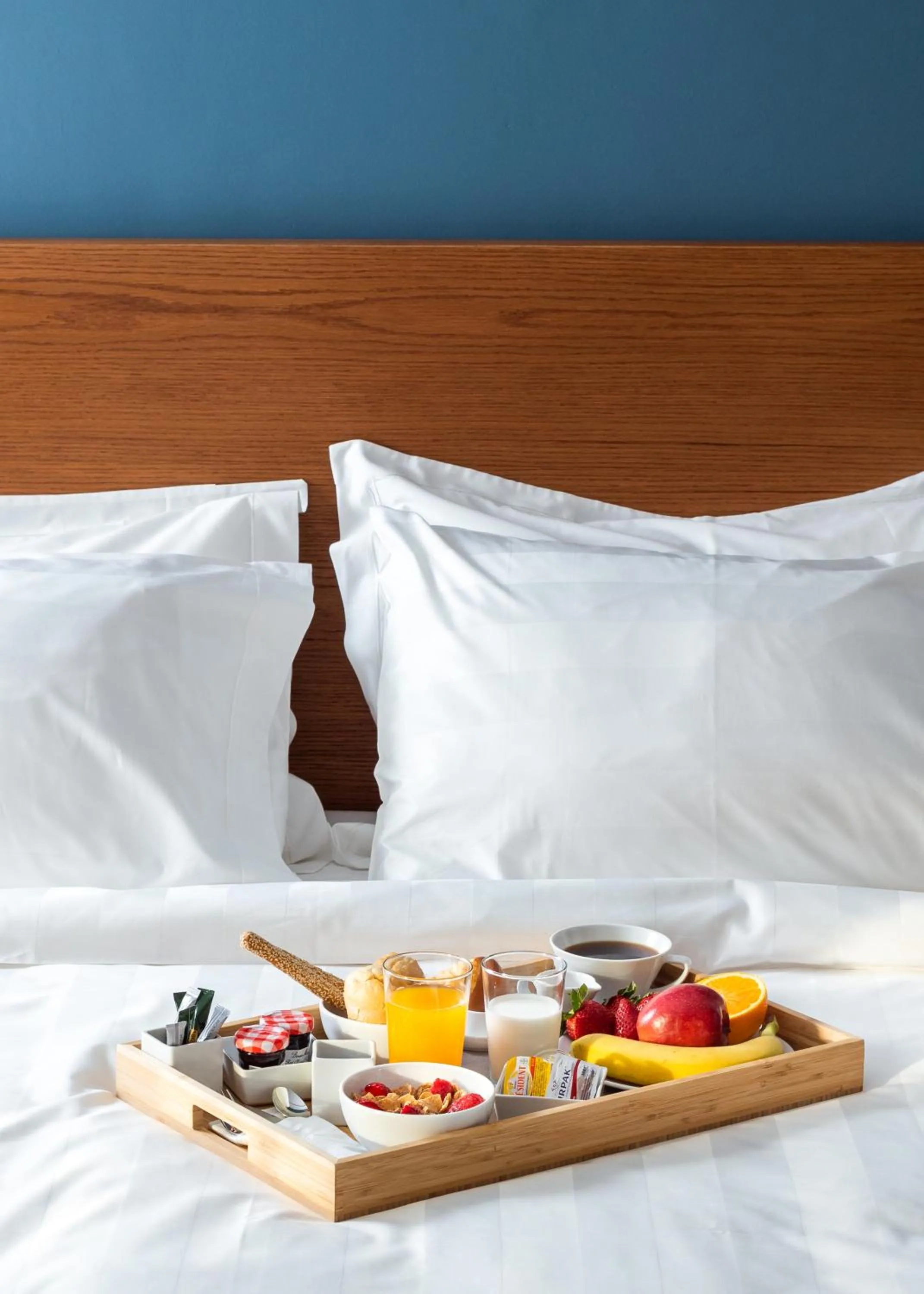 Breakfast, Bed in DAYS City Suites