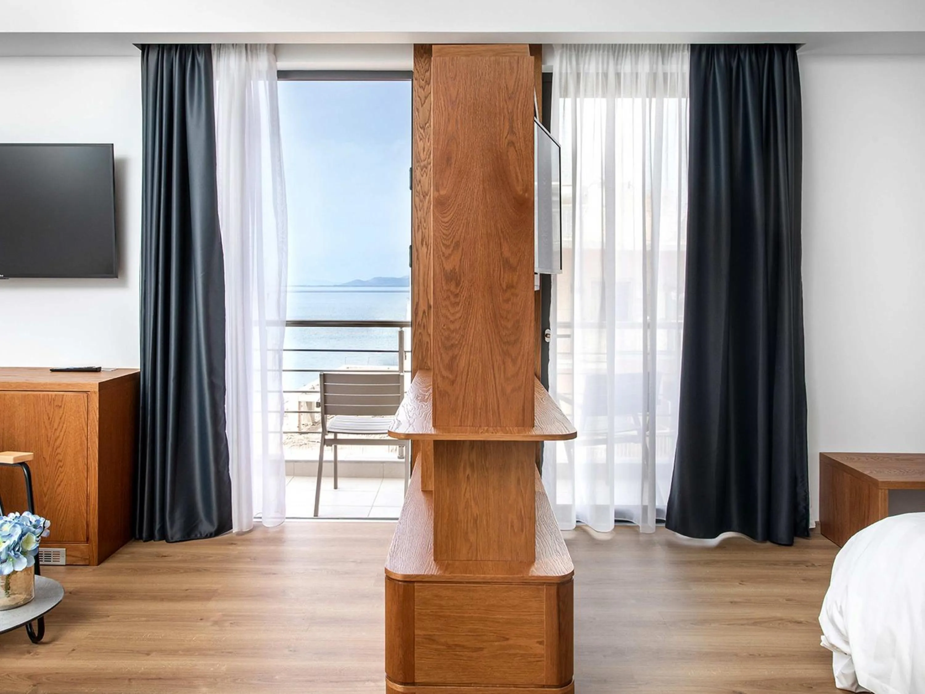 Sea view, Bed in DAYS City Suites