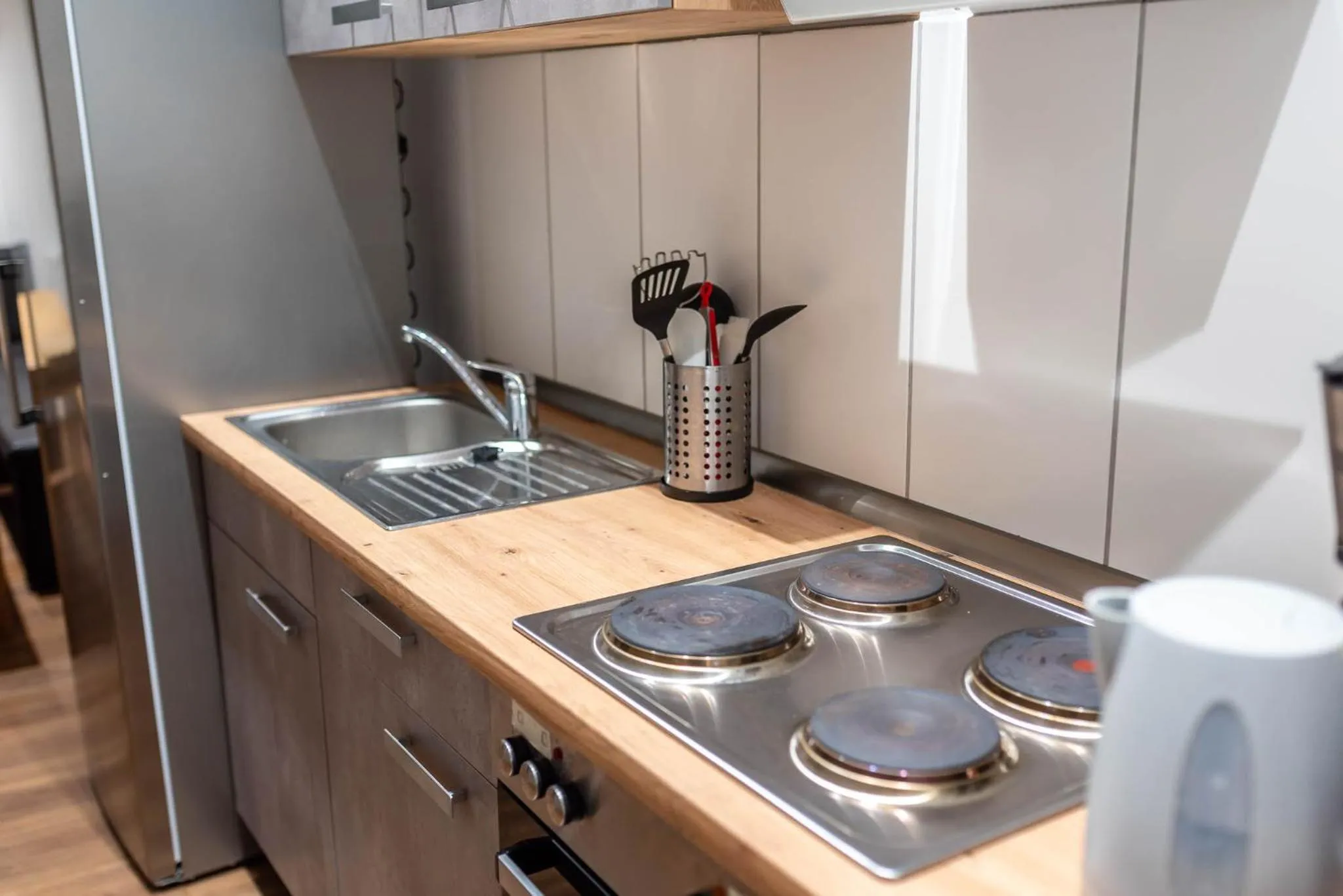 Coffee/tea facilities in Gästehaus Jagsttal