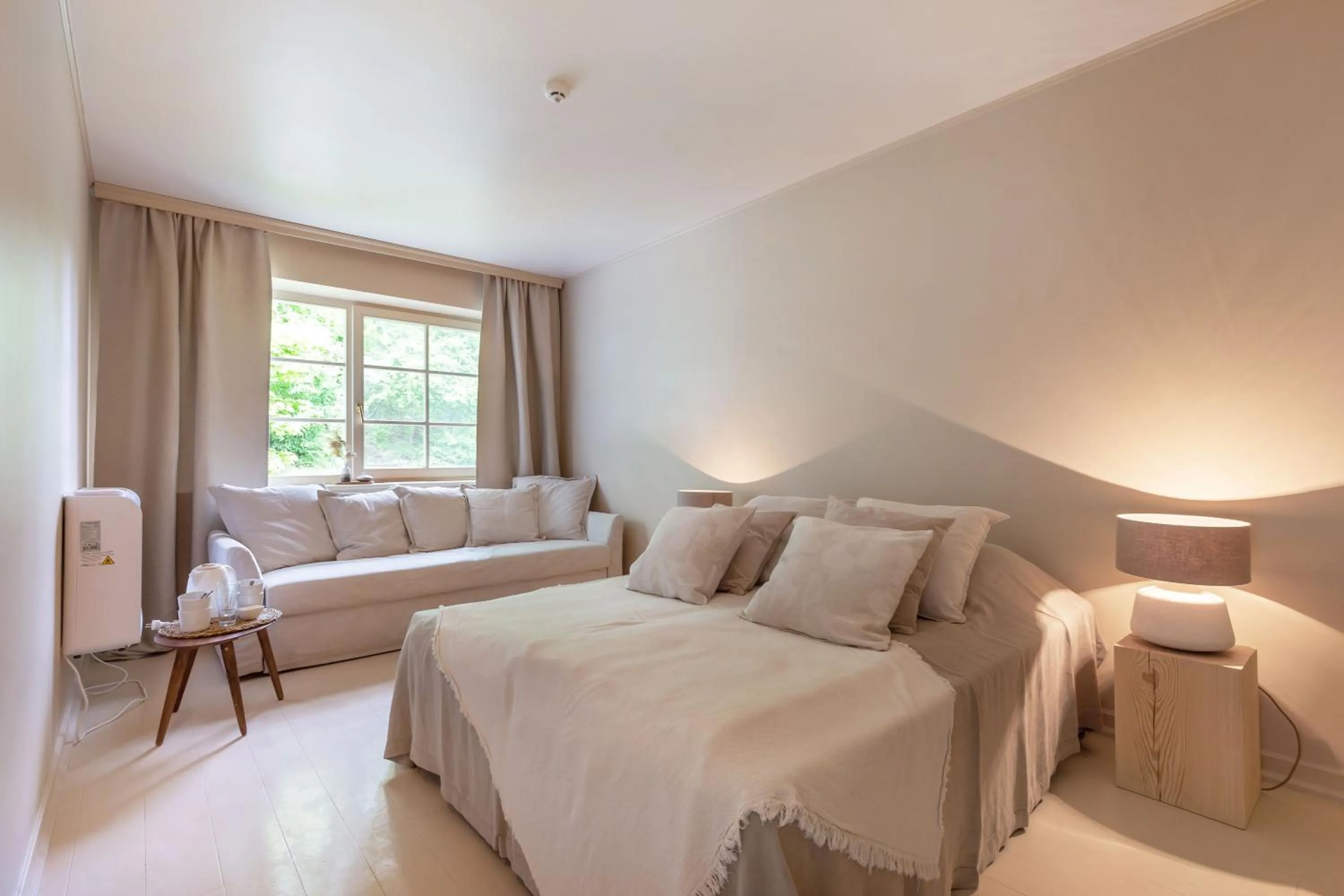 Photo of the whole room, Bed in Nidos Banga