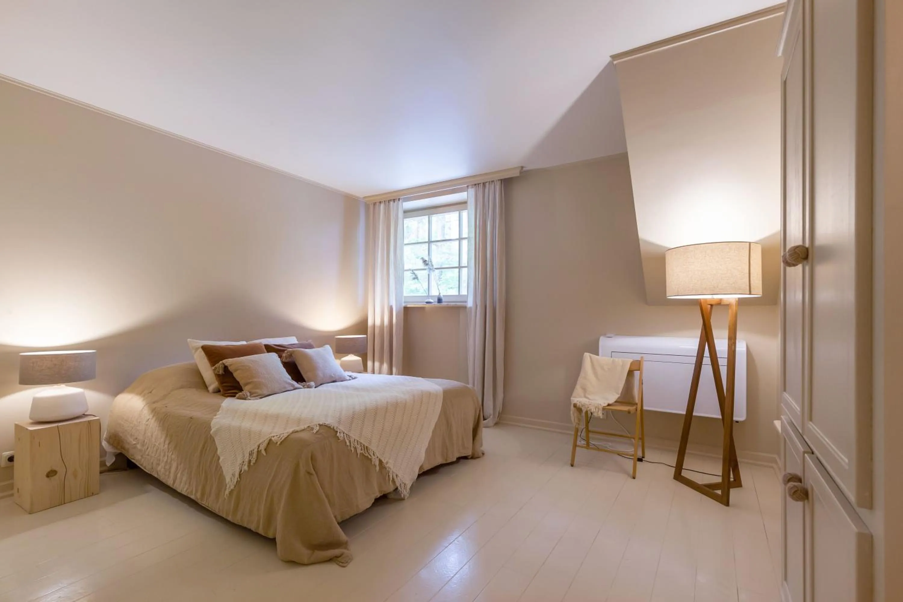 Photo of the whole room, Bed in Nidos Banga