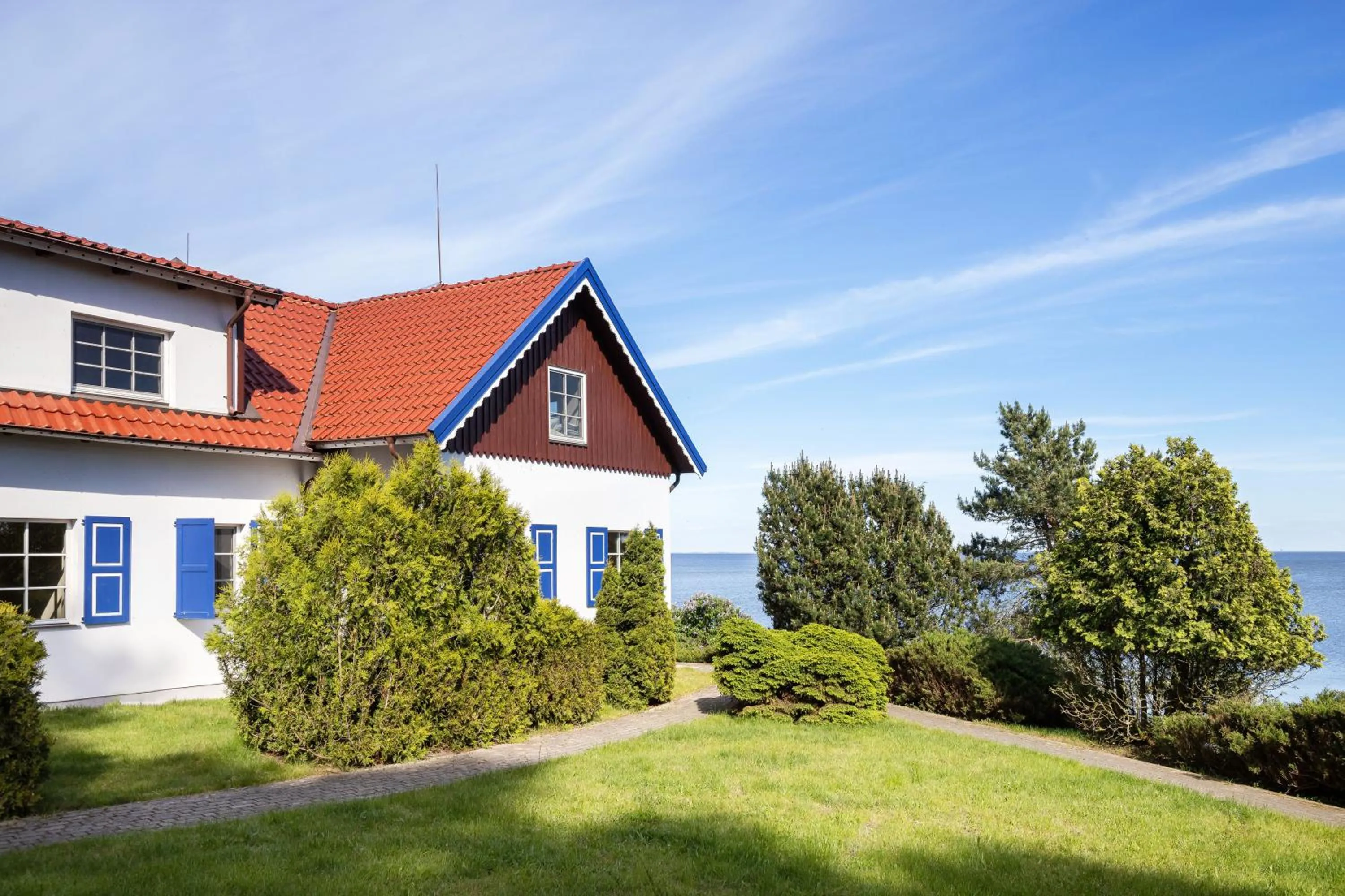 Property building in Nidos Banga