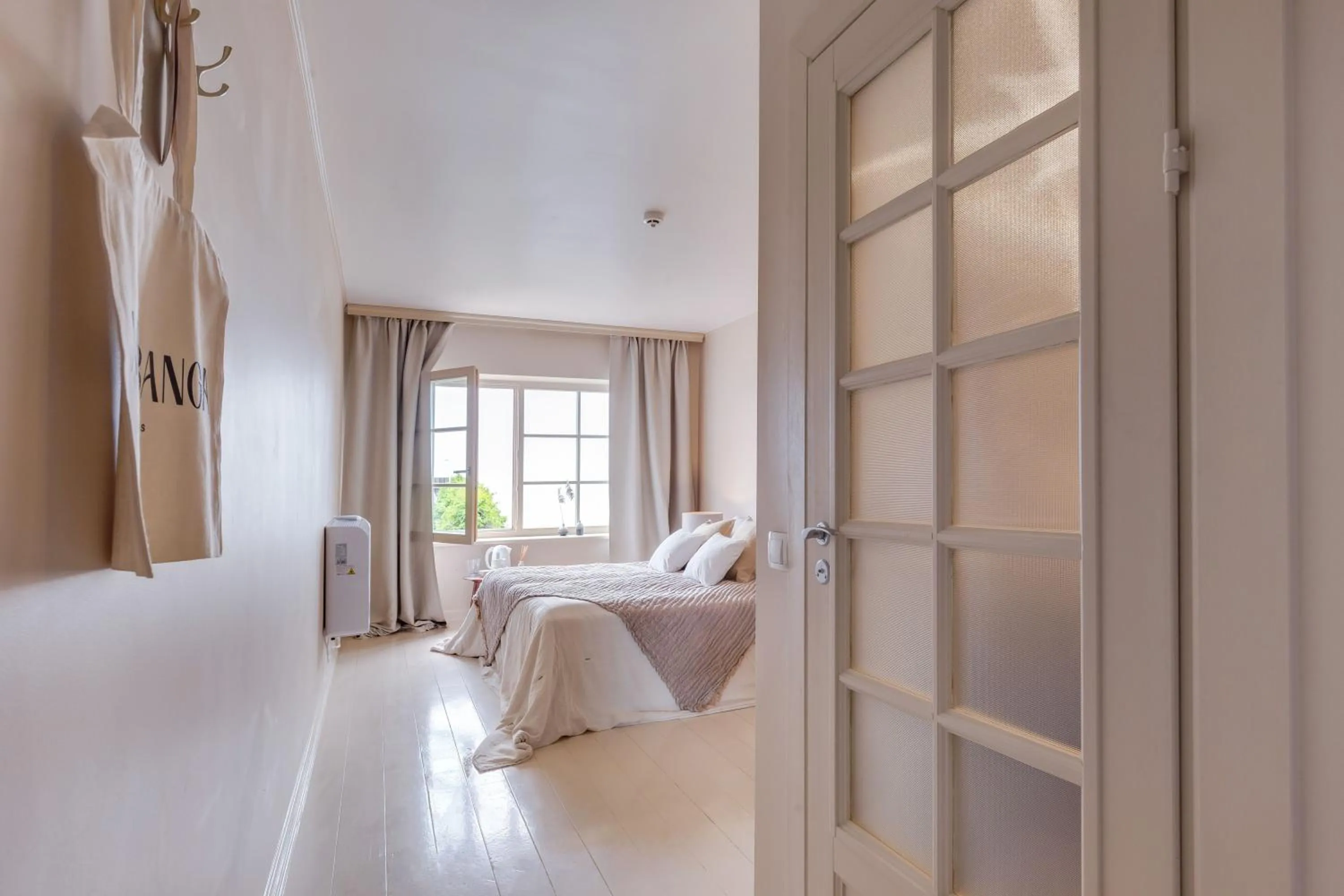 Photo of the whole room, Bed in Nidos Banga