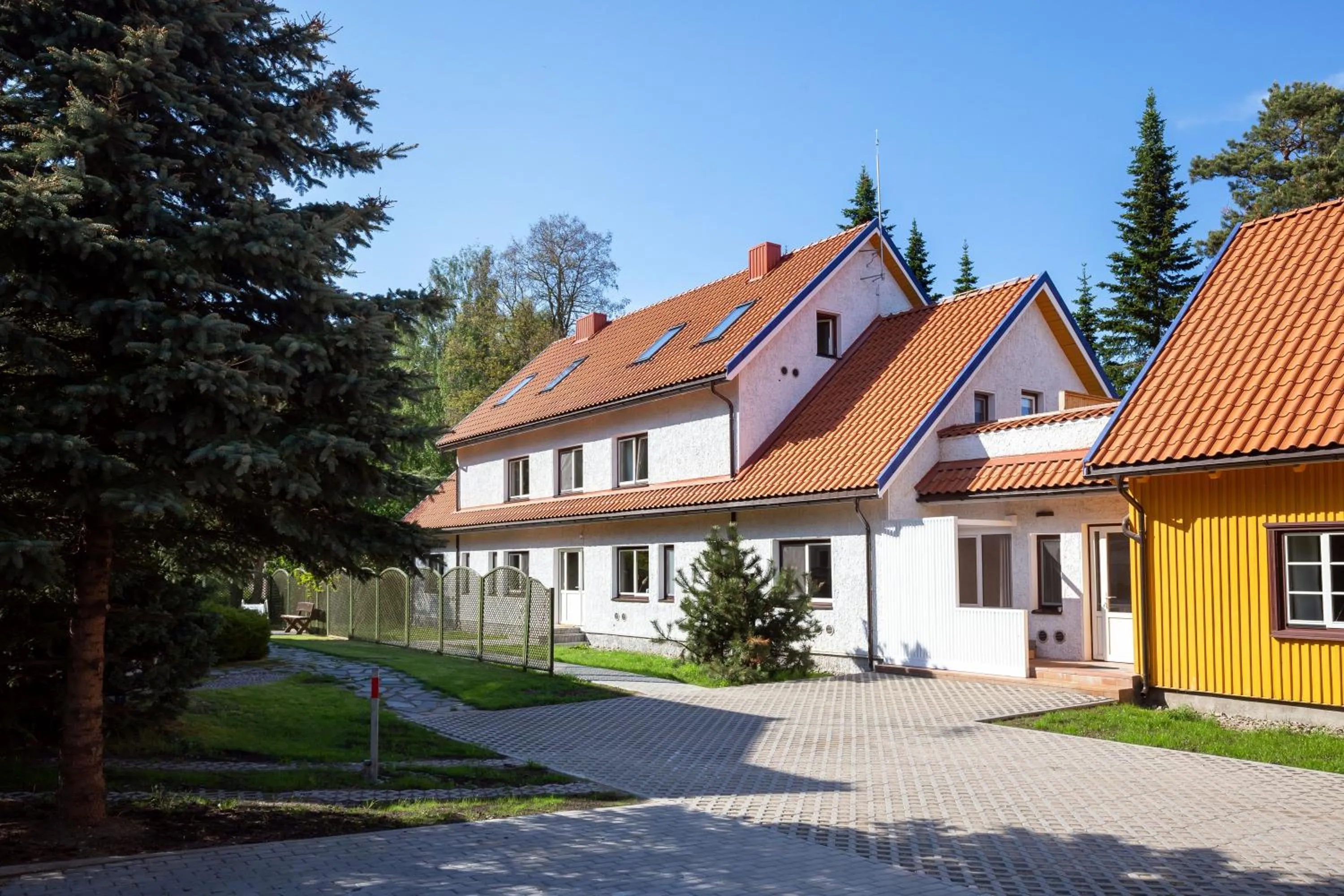 Property building in Nidos Banga