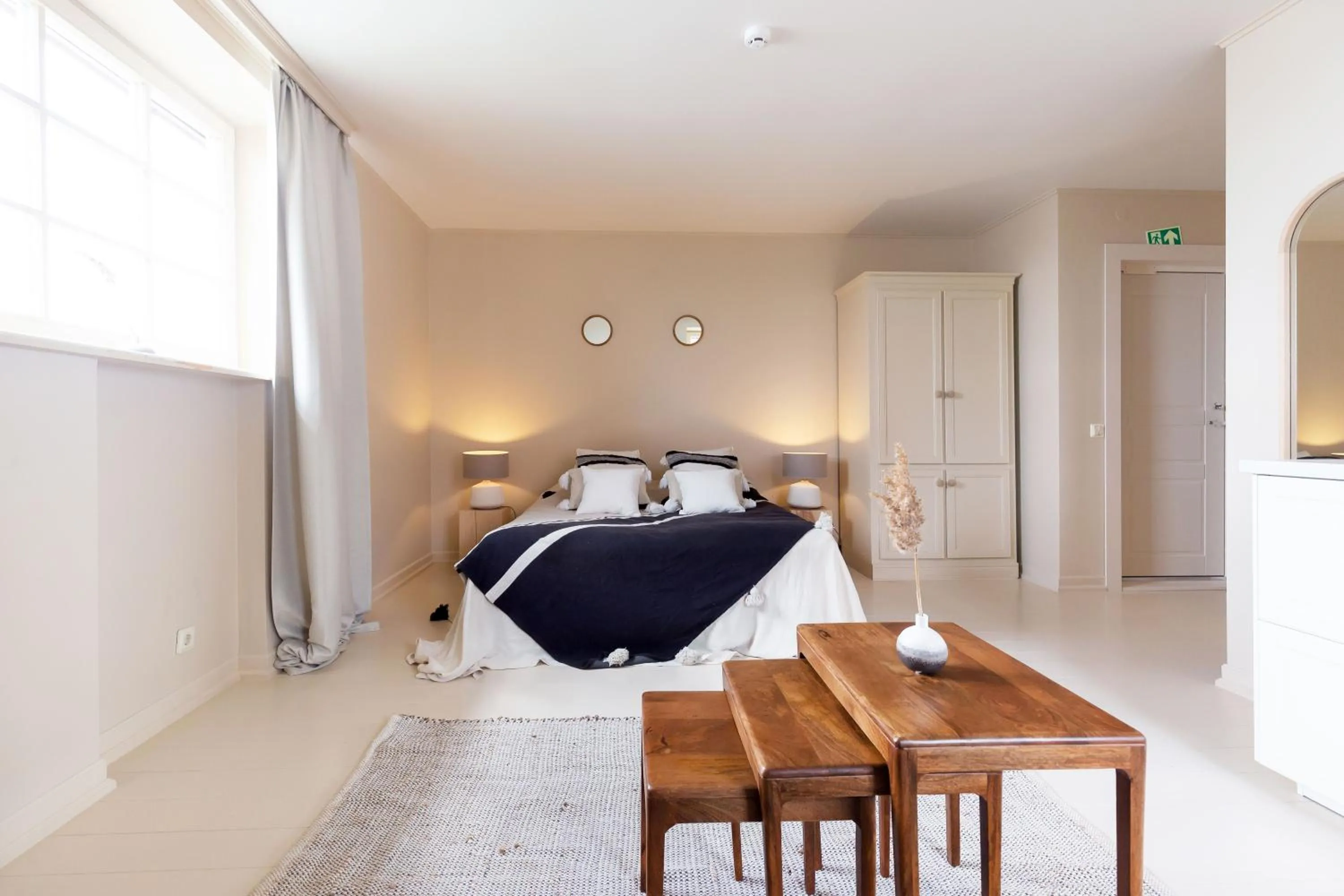 Photo of the whole room, Bed in Nidos Banga