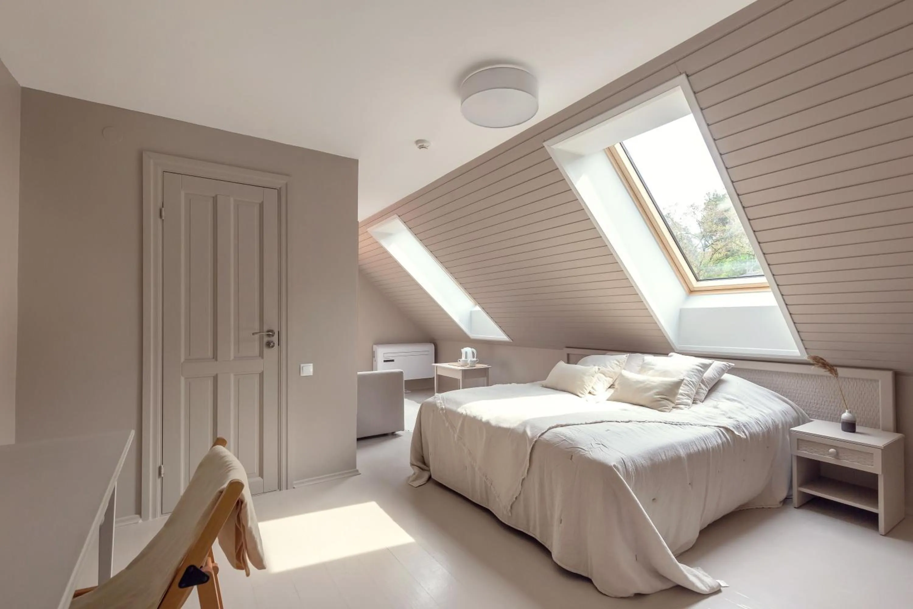 Photo of the whole room, Bed in Nidos Banga