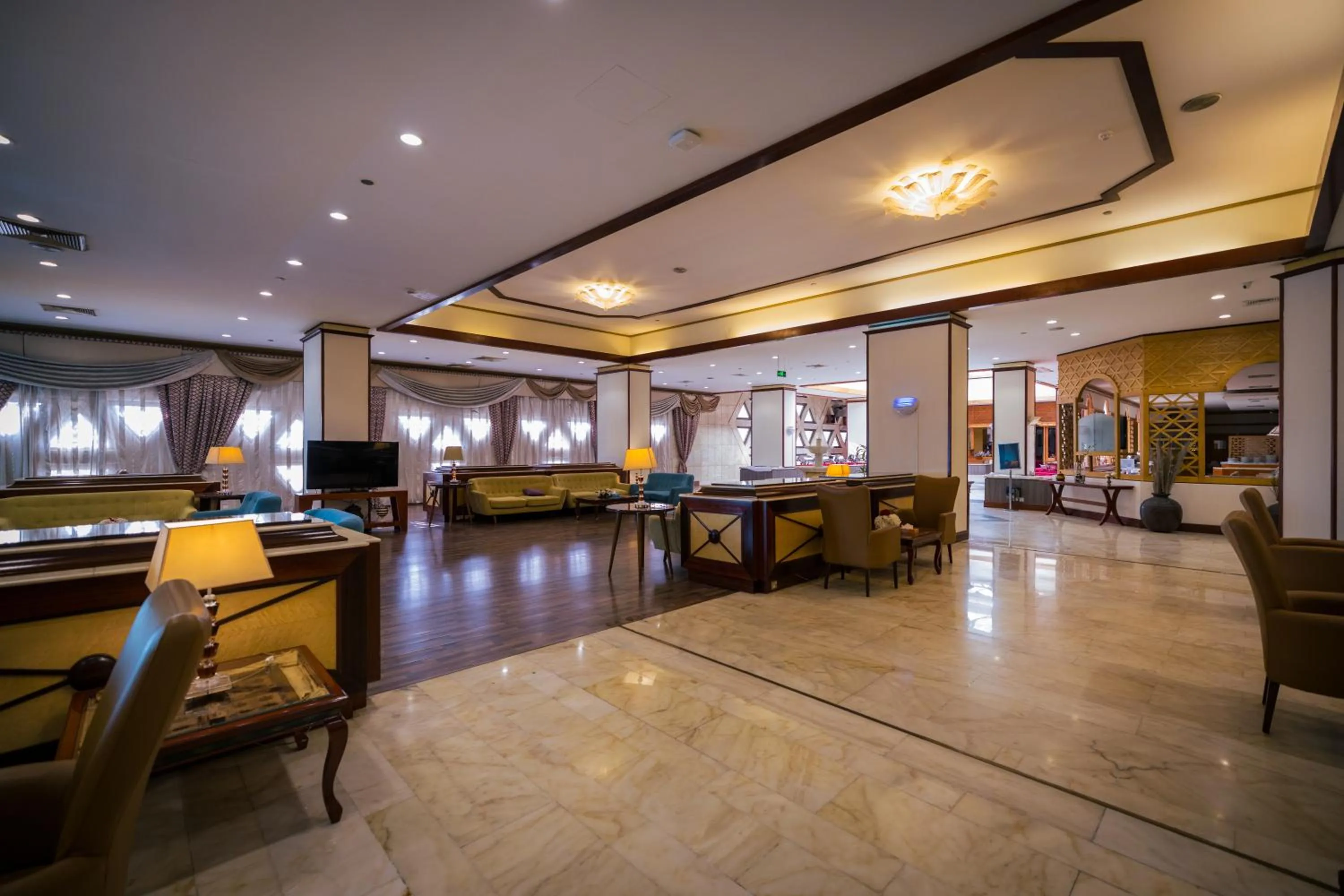 Restaurant/places to eat in Jeddah Grand Hotel