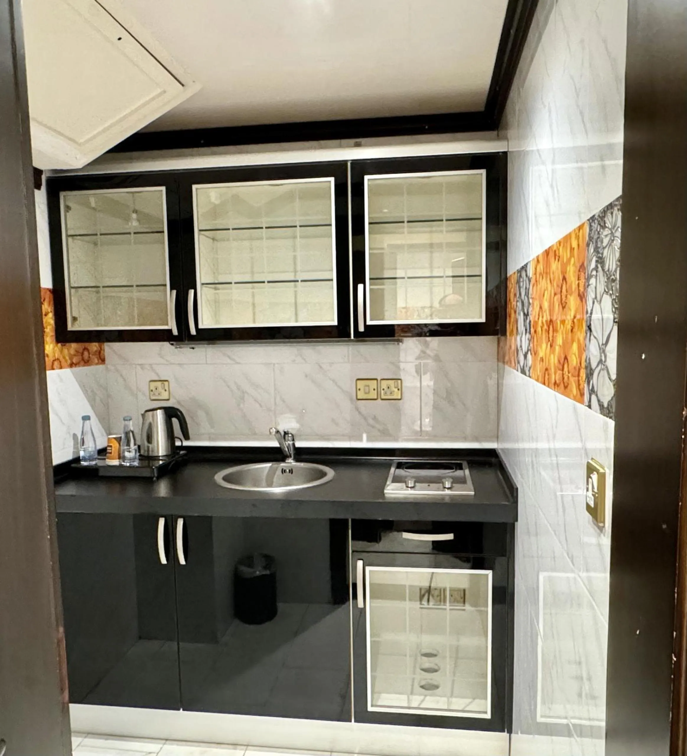 Kitchen or kitchenette in Jeddah Grand Hotel