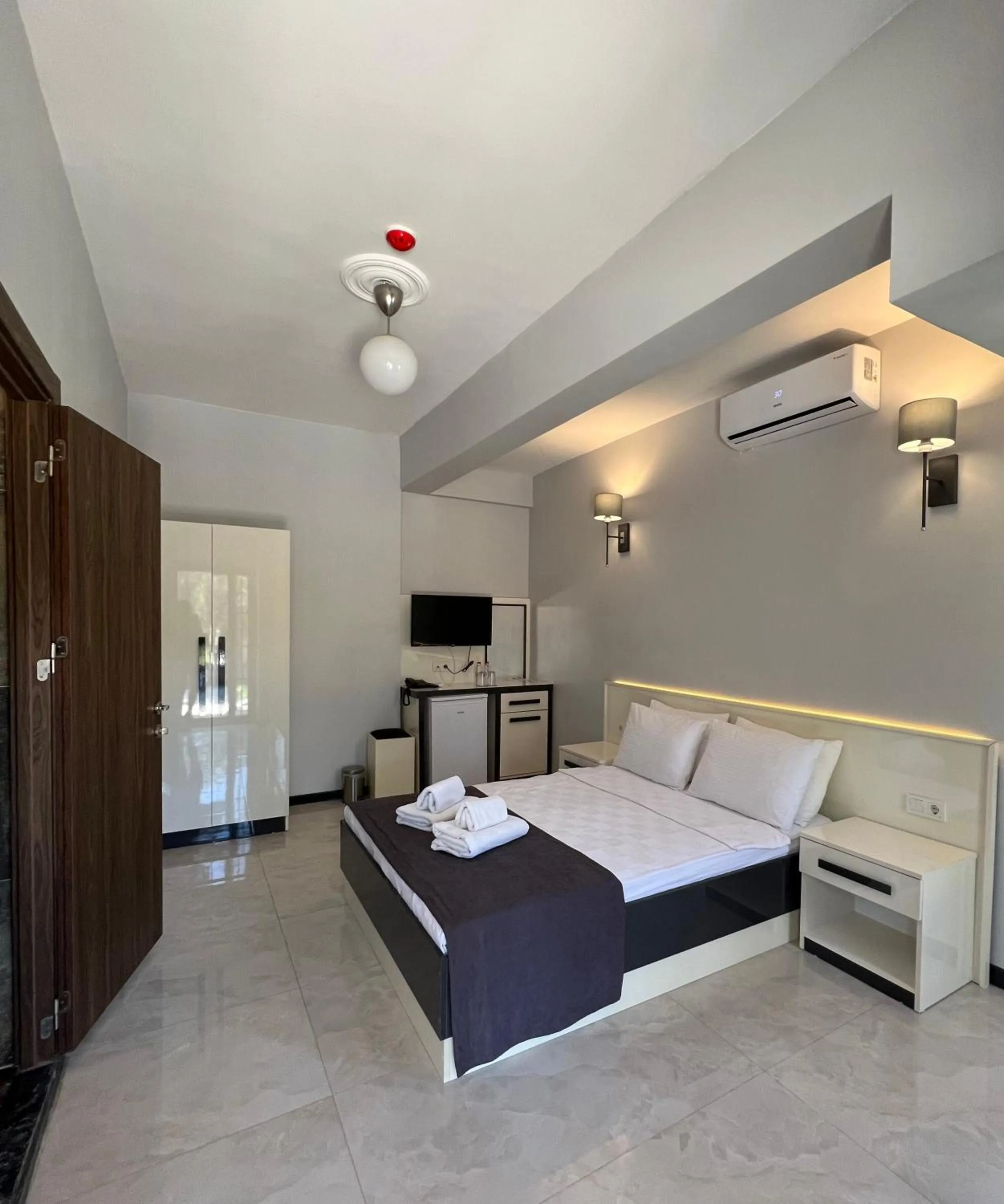 Photo of the whole room, Bed in Otel Beyaz İnci