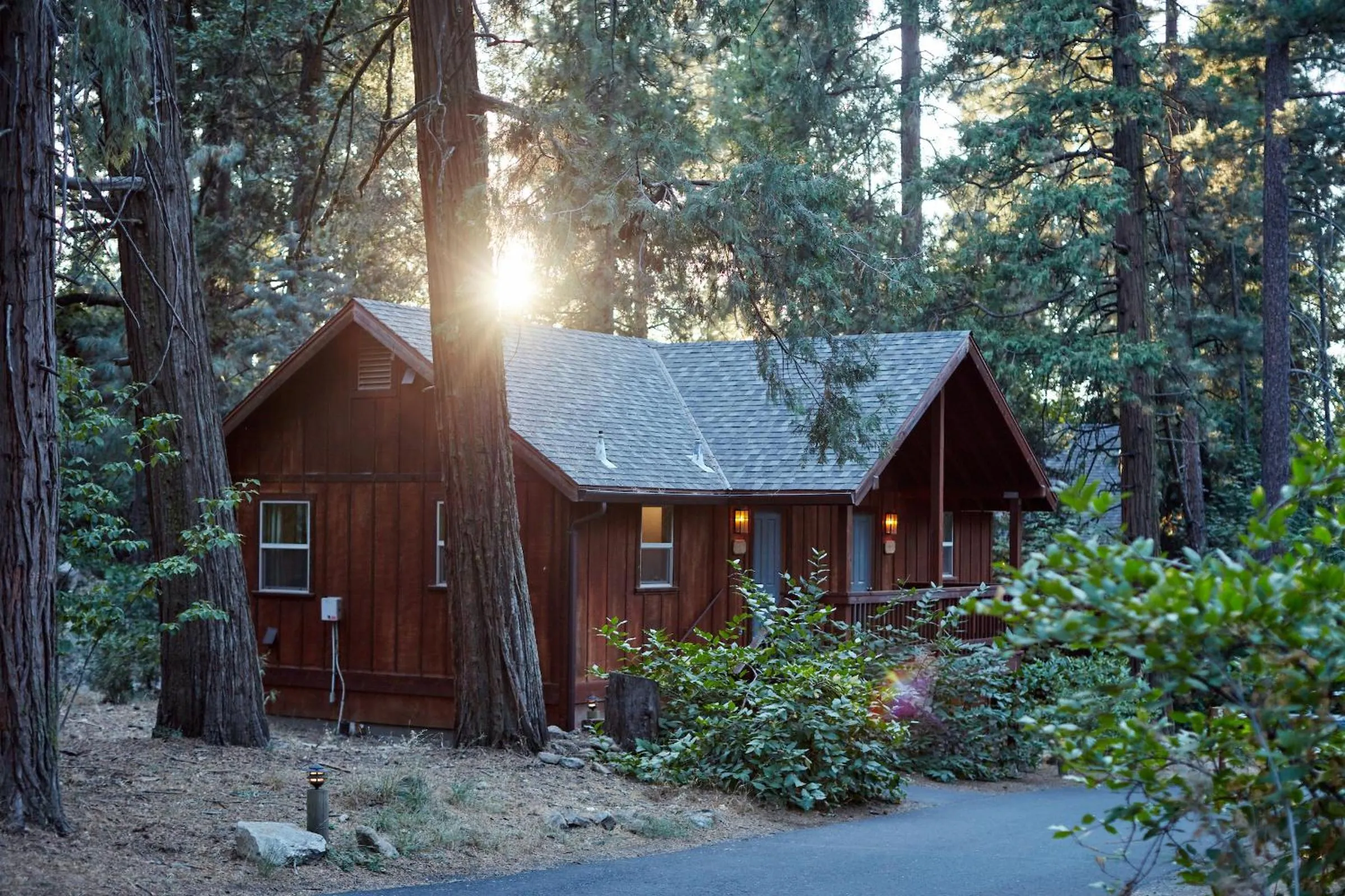Property building in Evergreen Lodge at Yosemite