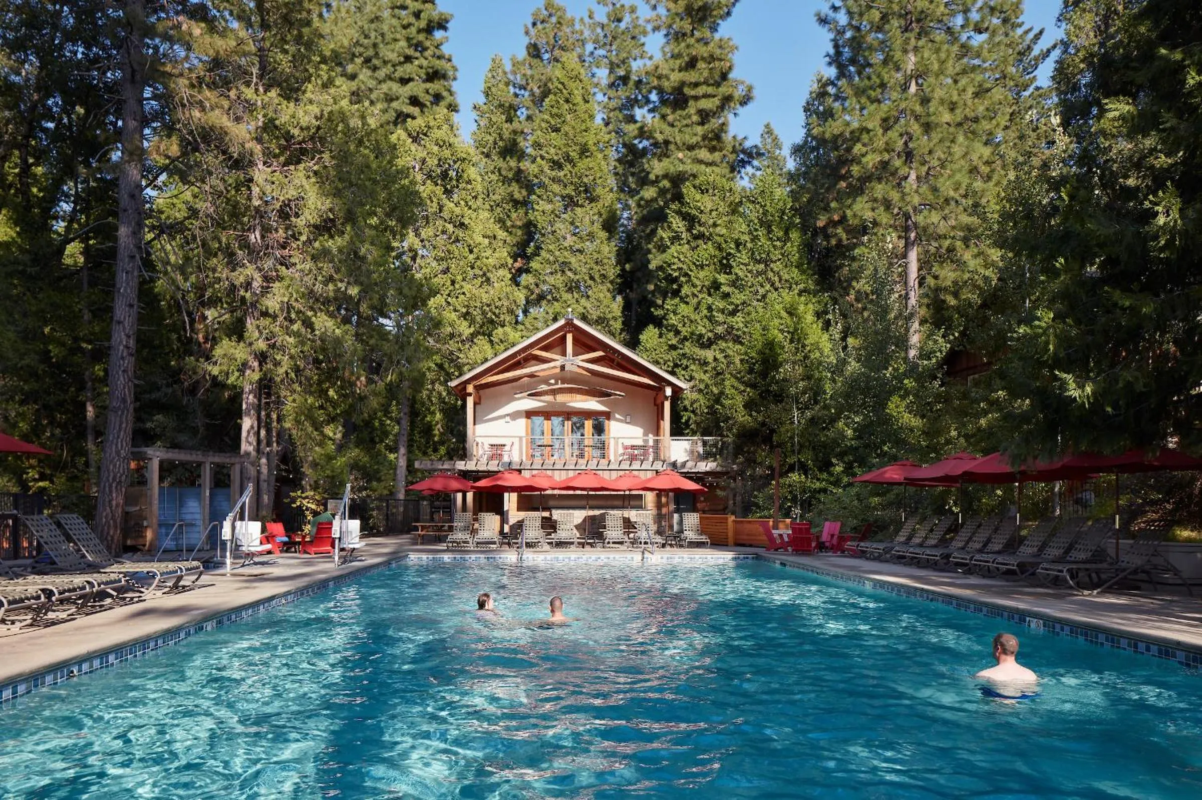 Swimming pool in Evergreen Lodge at Yosemite