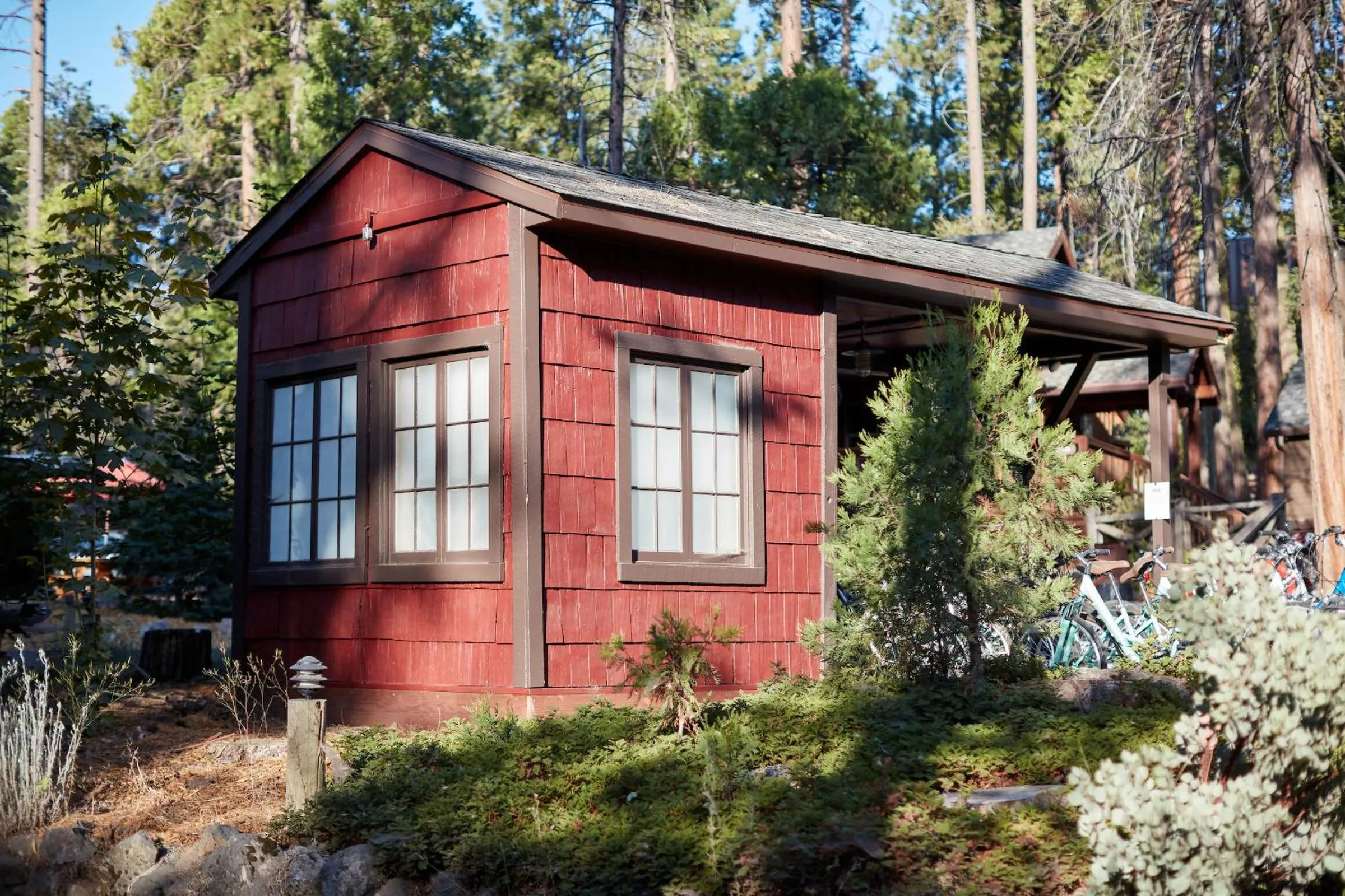 Property building in Evergreen Lodge at Yosemite