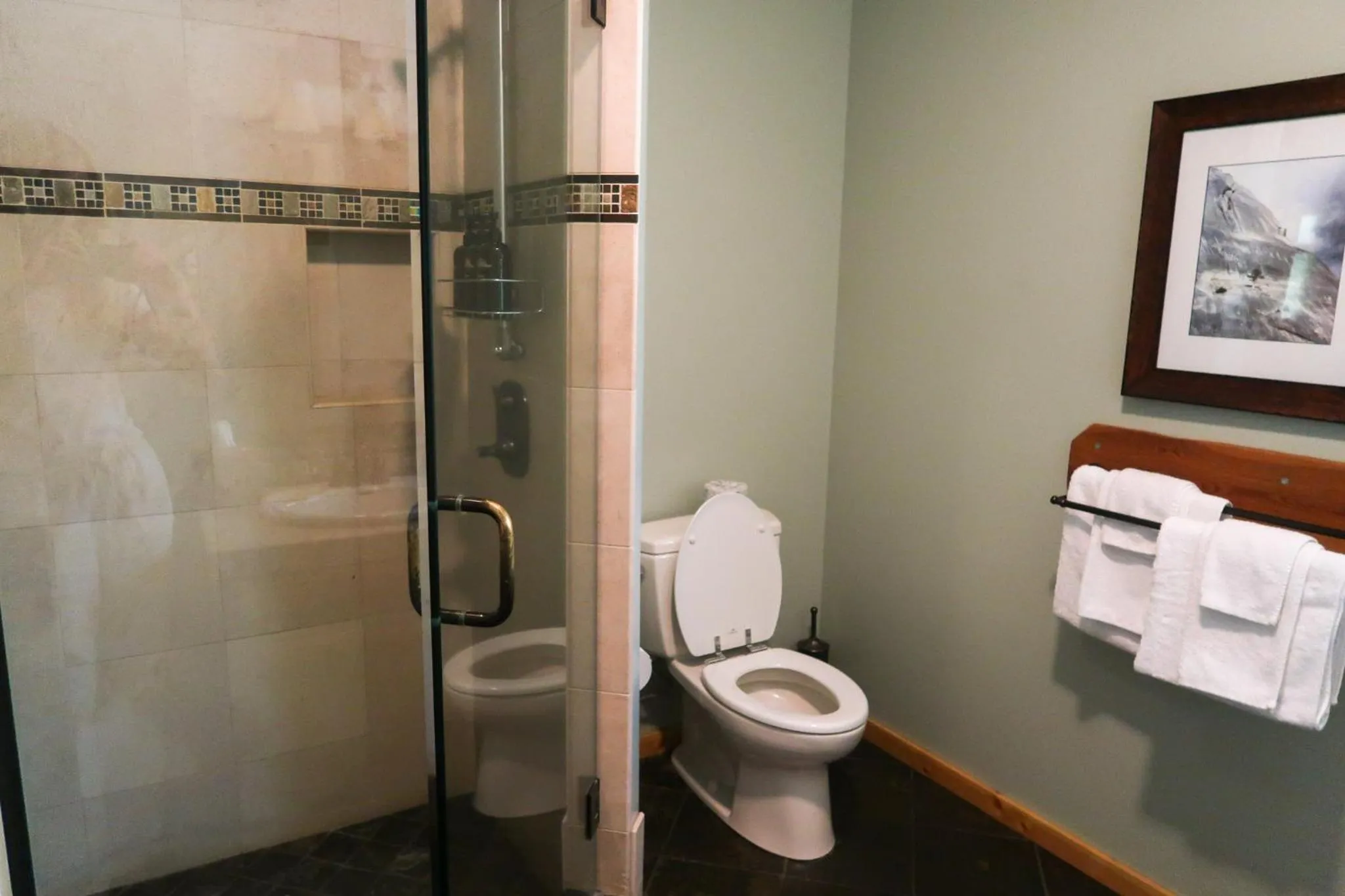 Bathroom in Evergreen Lodge at Yosemite