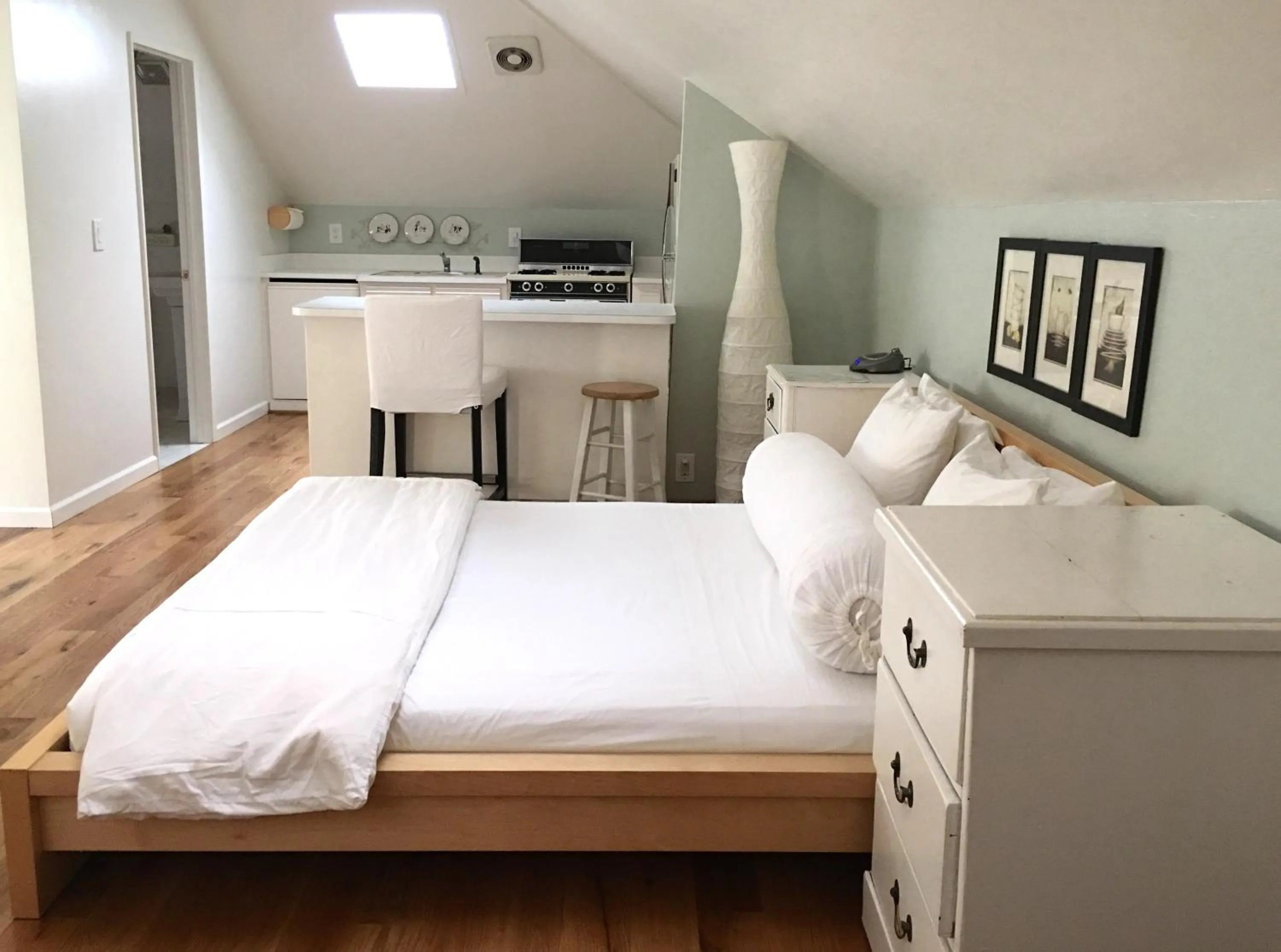 Bed in Cowper Inn