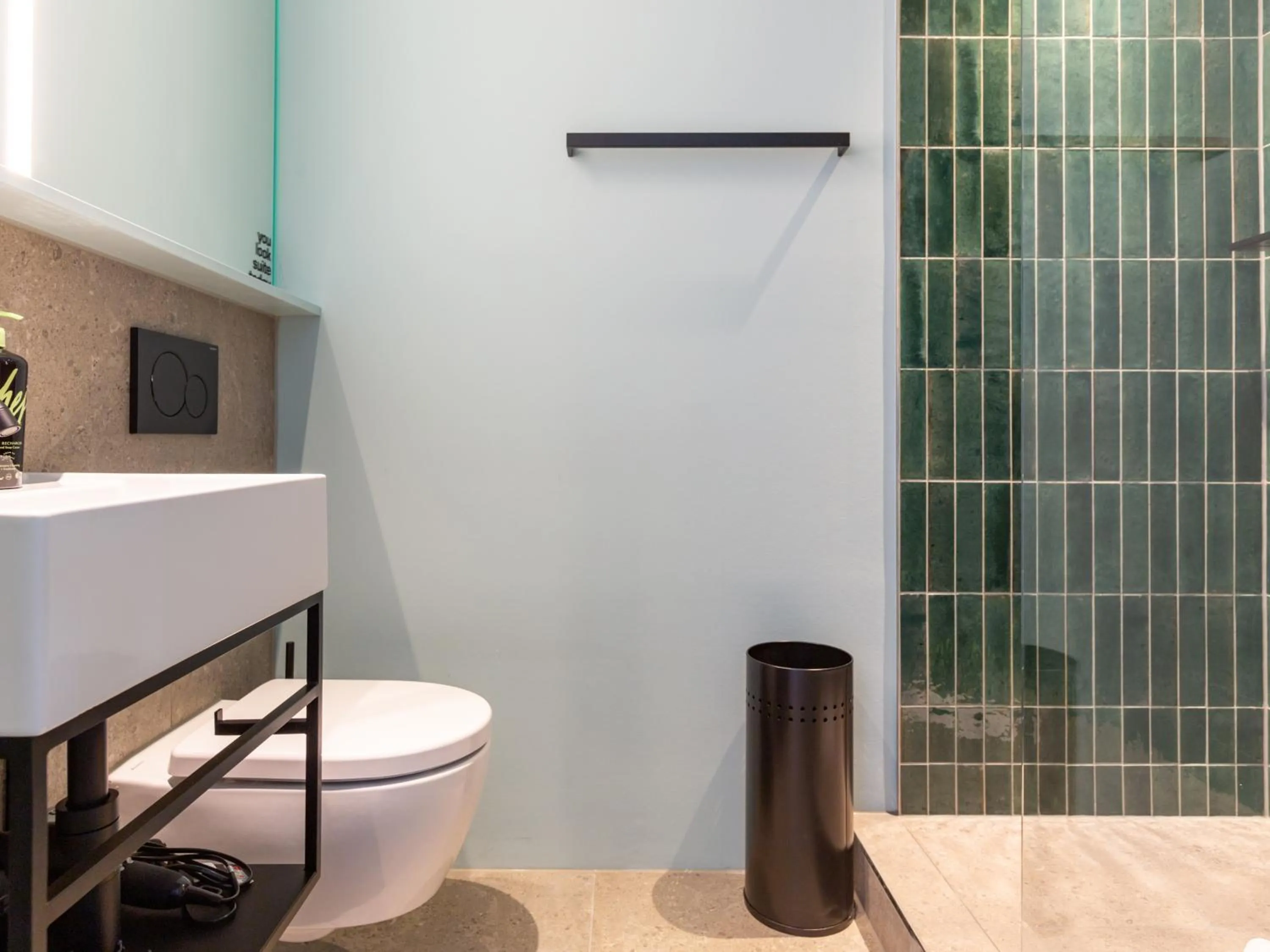 Shower in Limehome Rottenburg am Neckar Poststraße