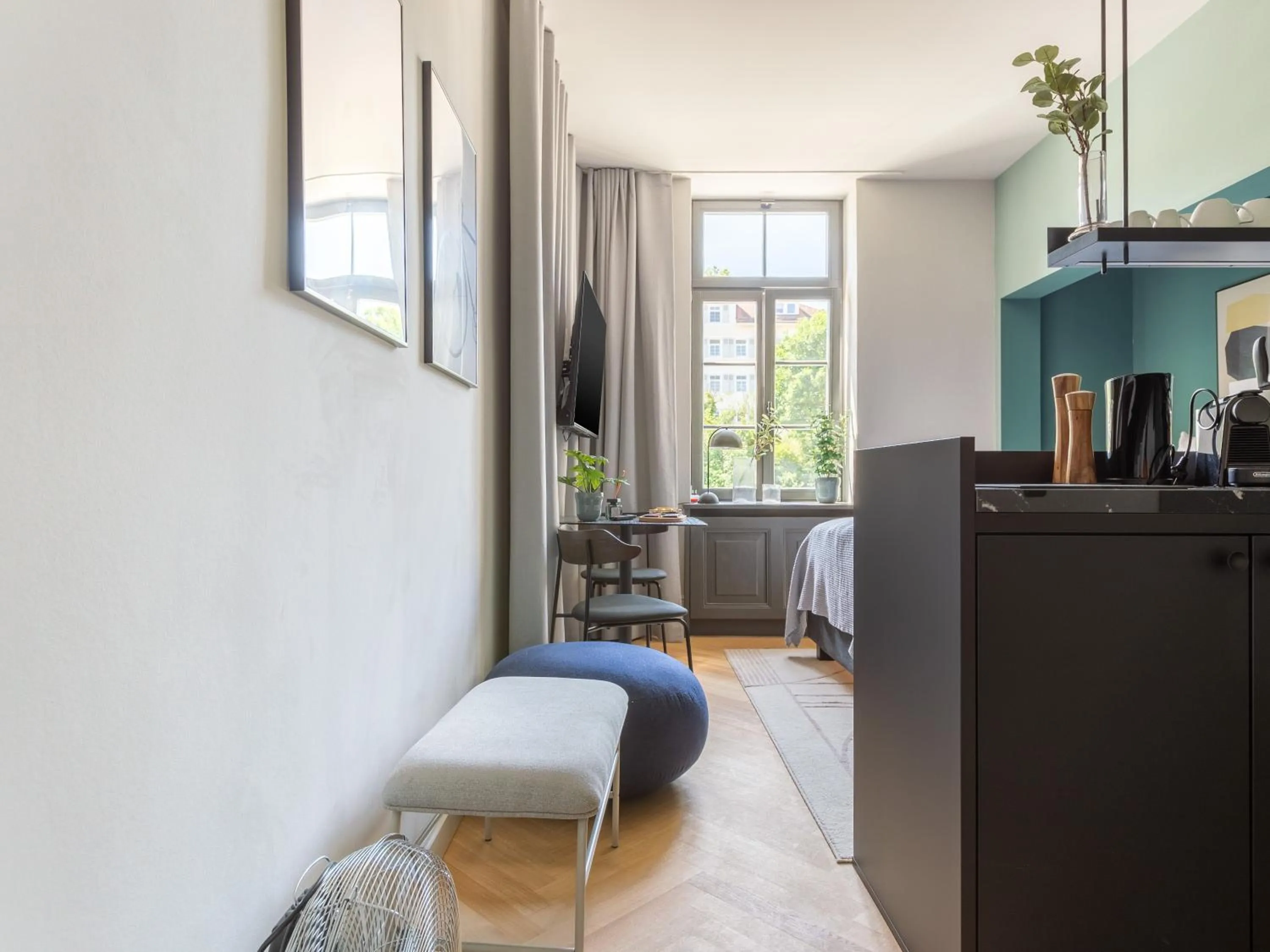 Photo of the whole room in Limehome Rottenburg am Neckar Poststraße