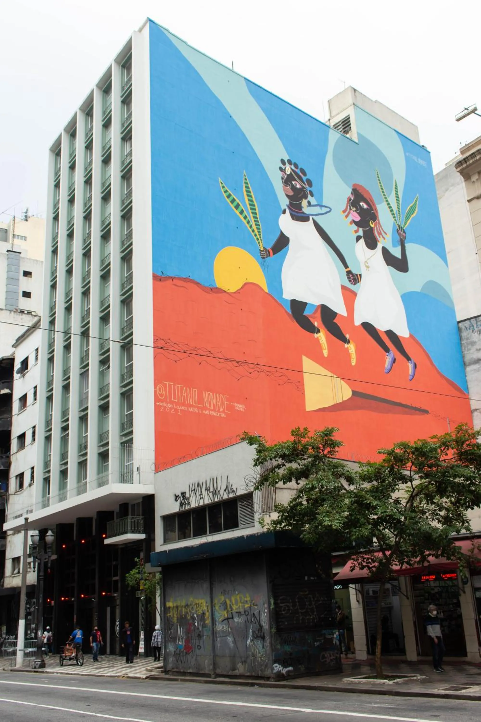 Property building in 360 Av Ipiranga
