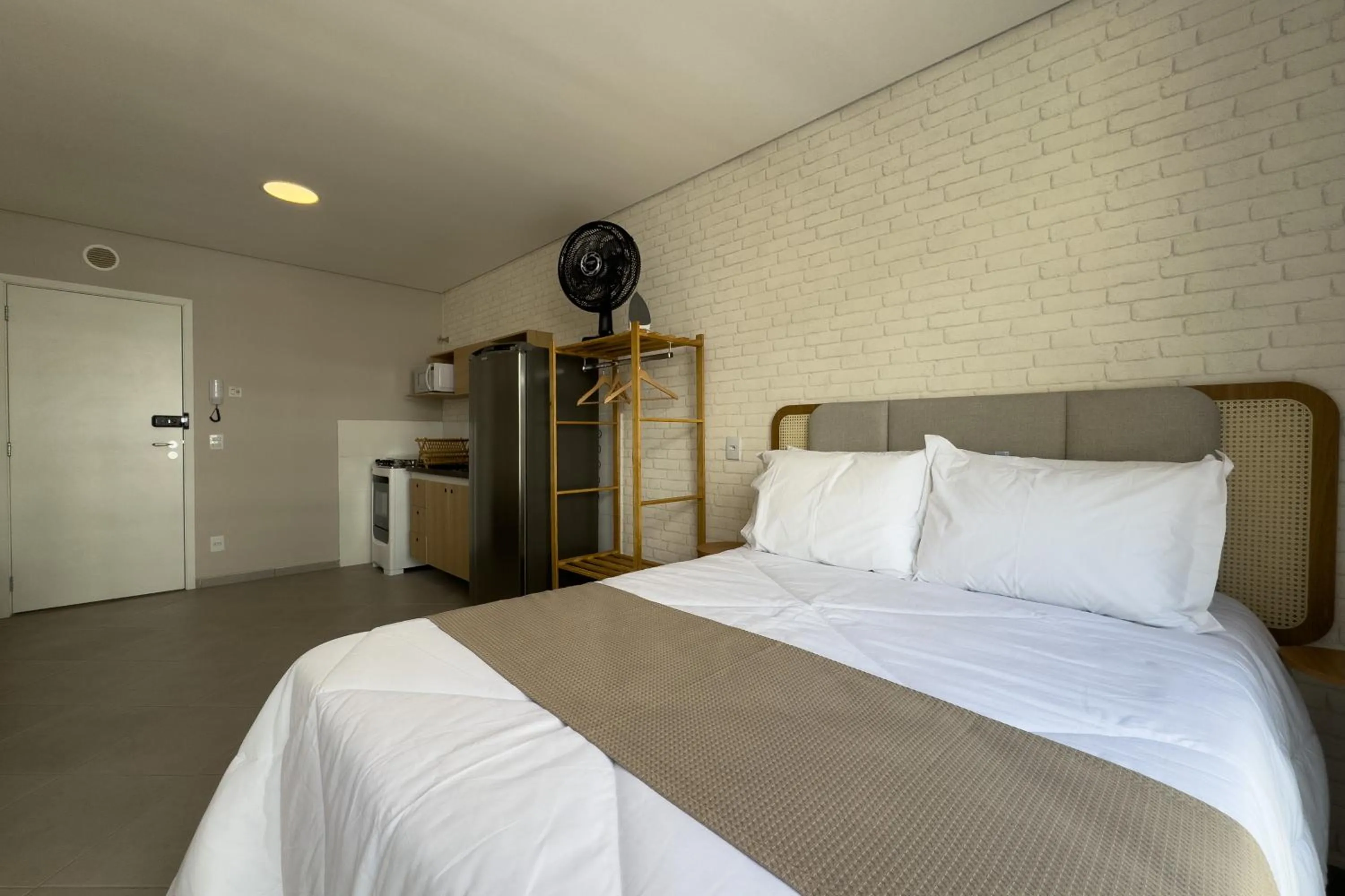Photo of the whole room, Bed in 360 Av Ipiranga