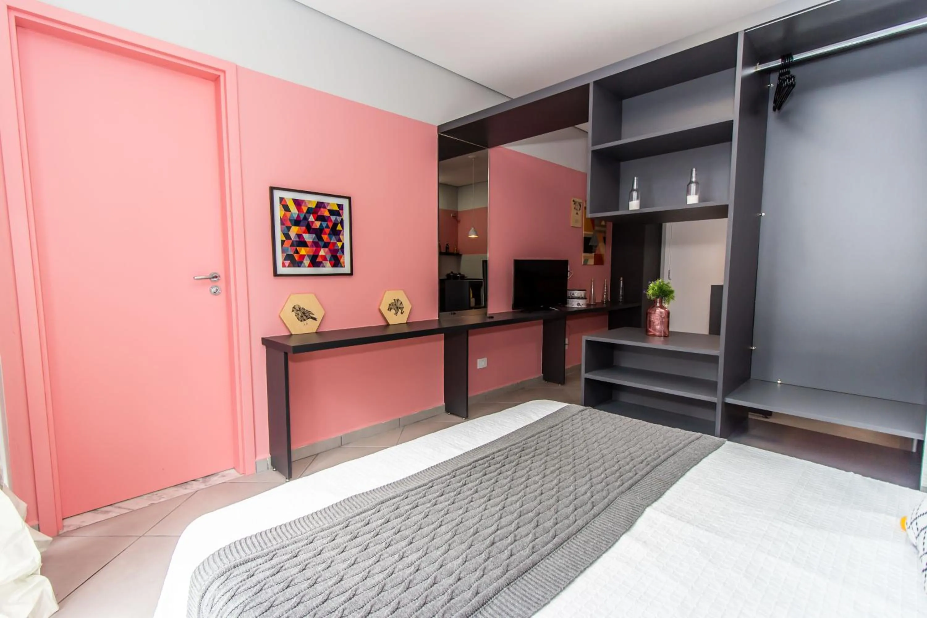 Photo of the whole room, Bed in 360 Av Ipiranga