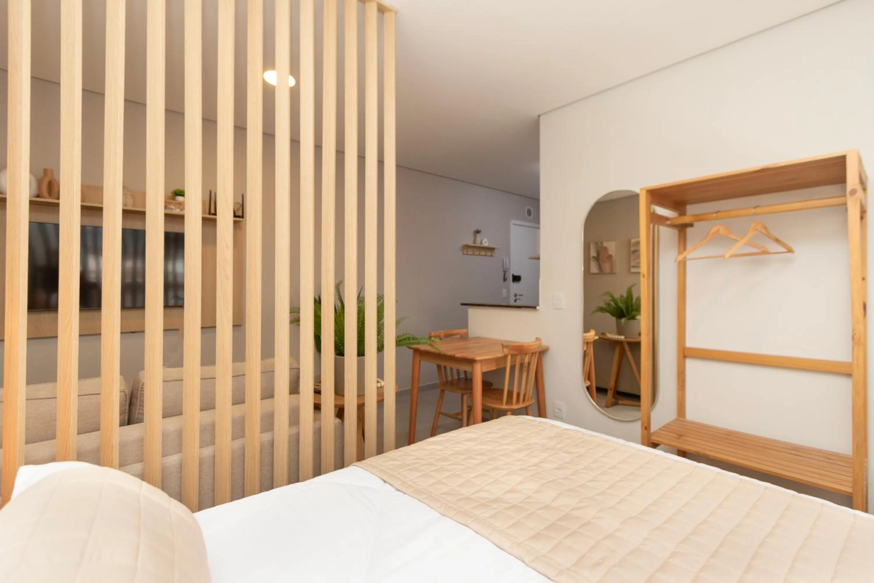 wardrobe, Bed in 360 Av Ipiranga