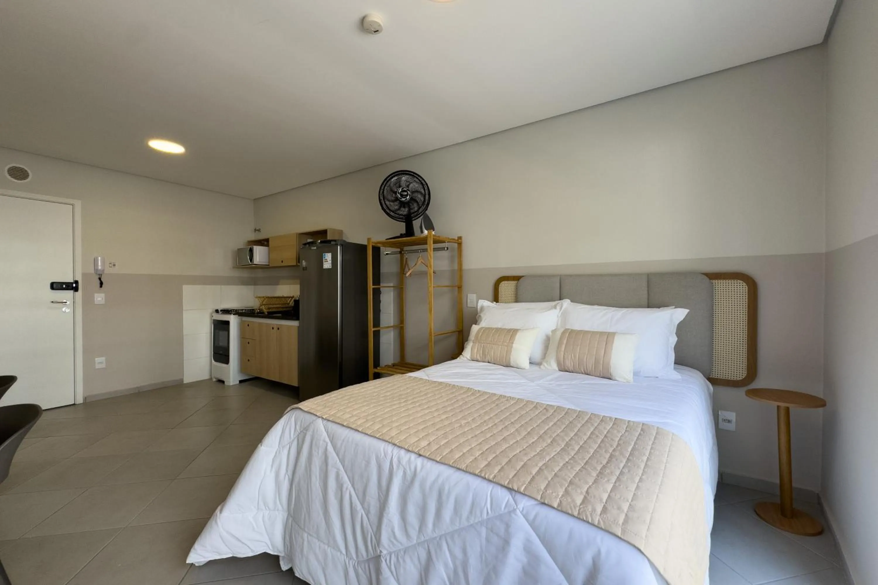 Kitchen or kitchenette, Bed in 360 Av Ipiranga