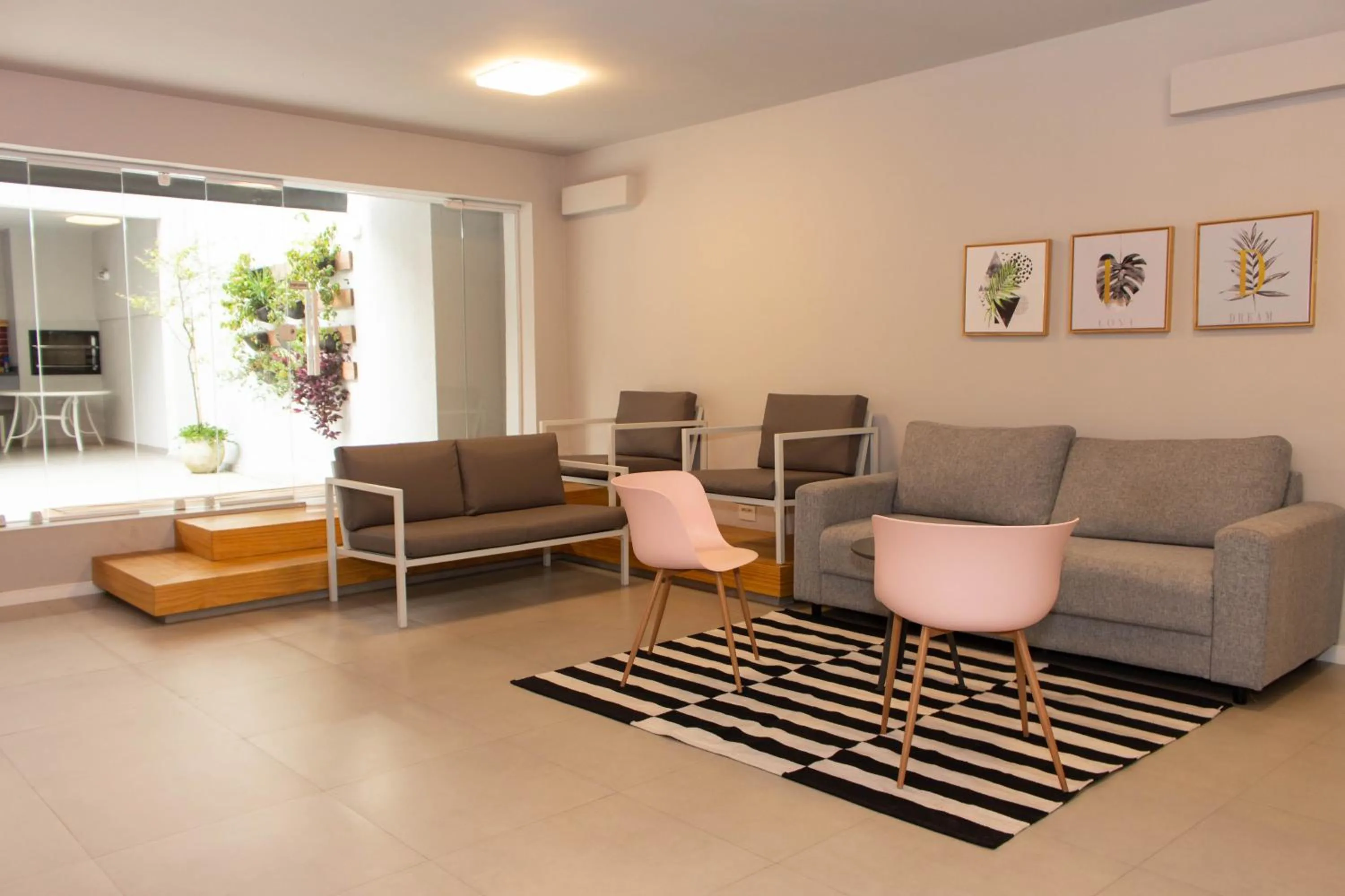 Seating area in 360 Av Ipiranga