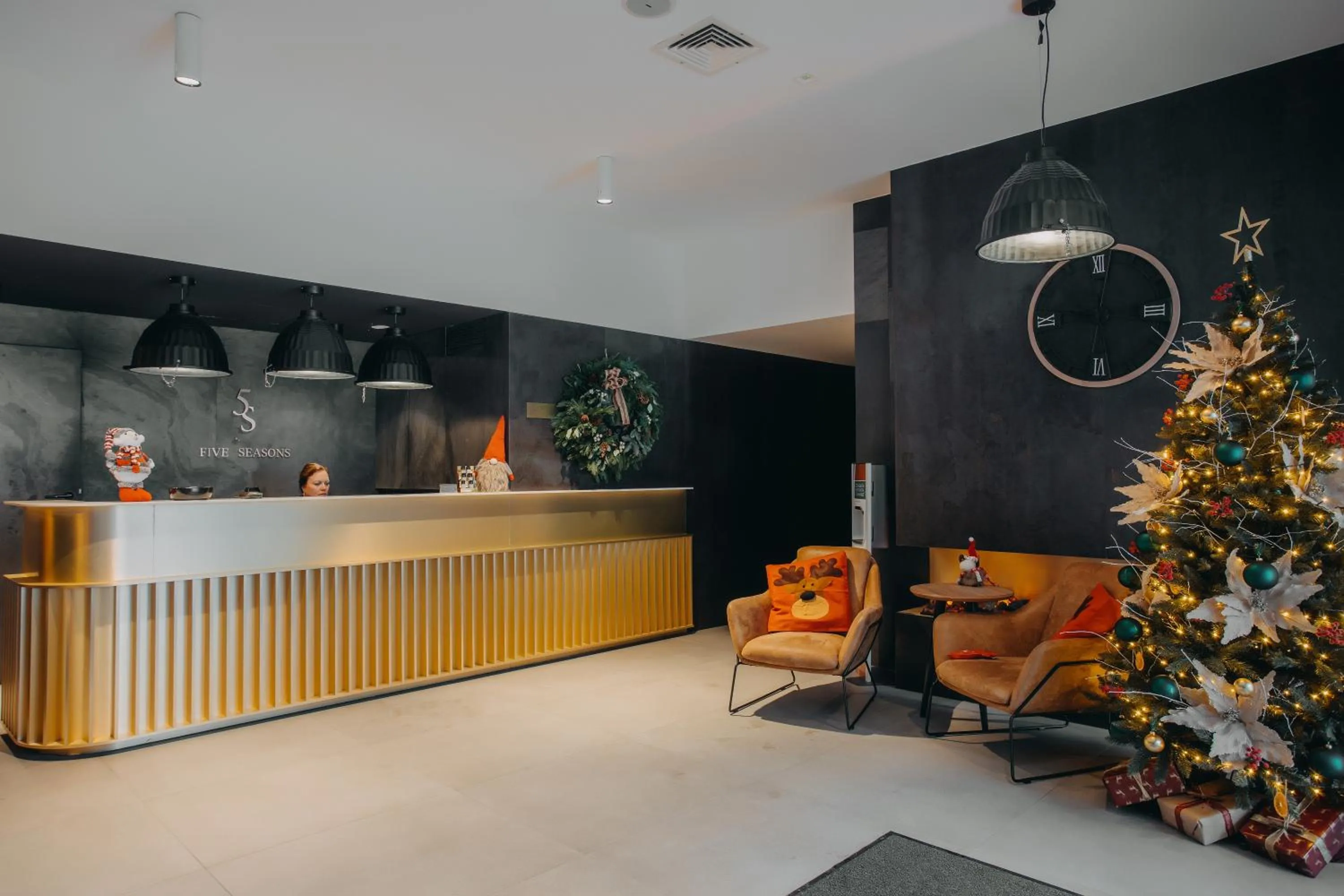 Lobby or reception in Five Seasons Szklarska Poręba