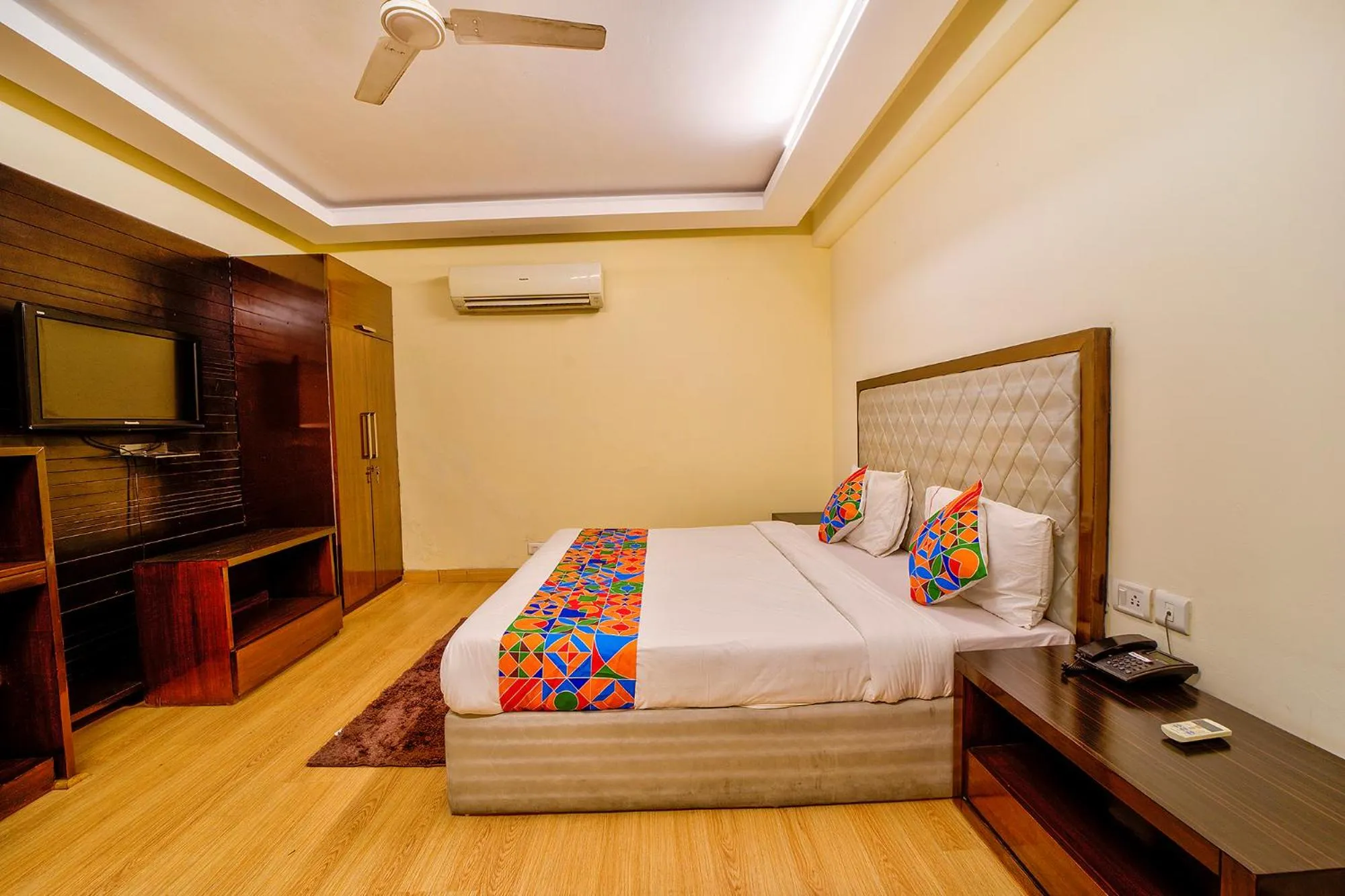 TV and multimedia, Bed in FabHotel Rivlet