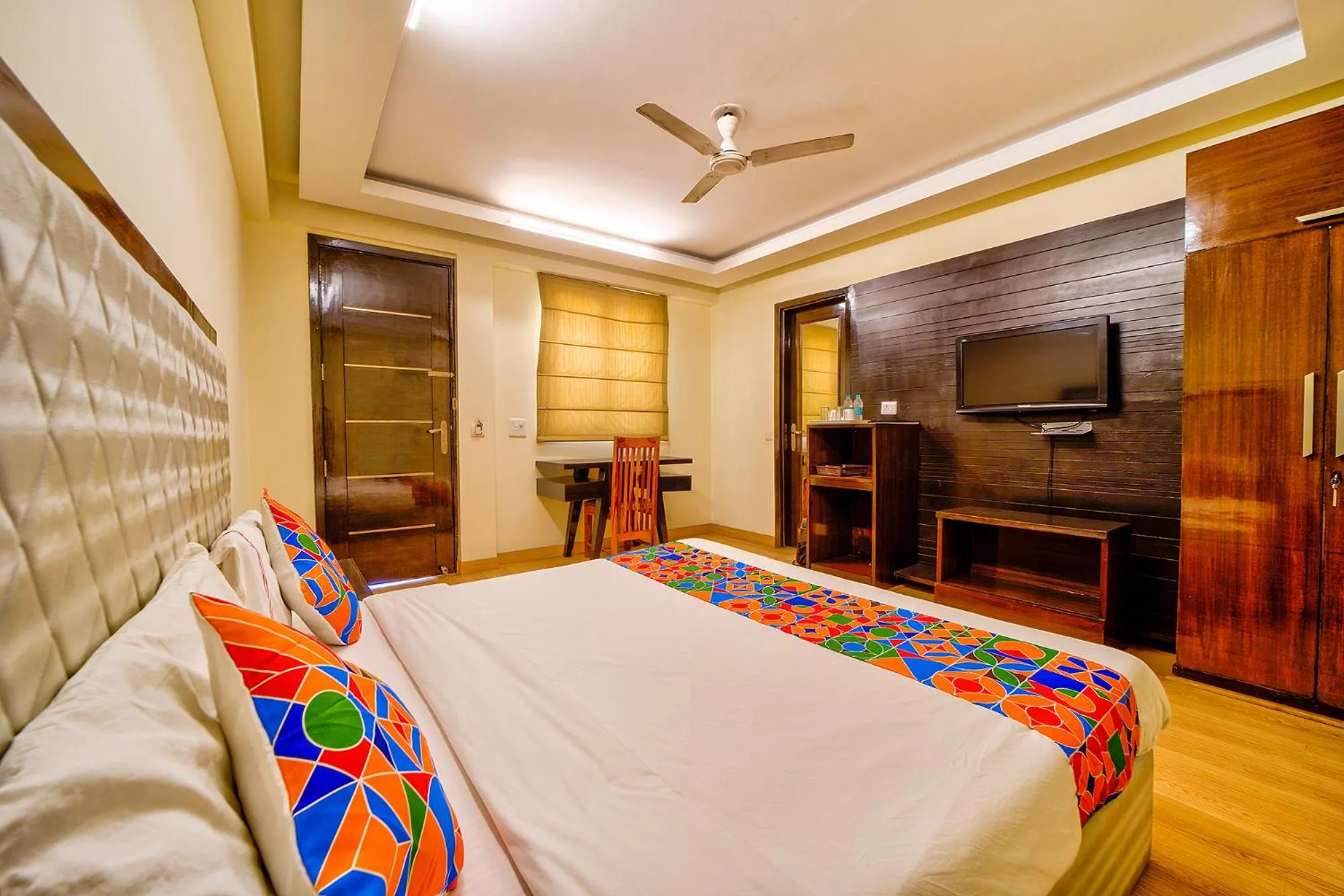 Communal lounge/ TV room, Bed in FabHotel Rivlet