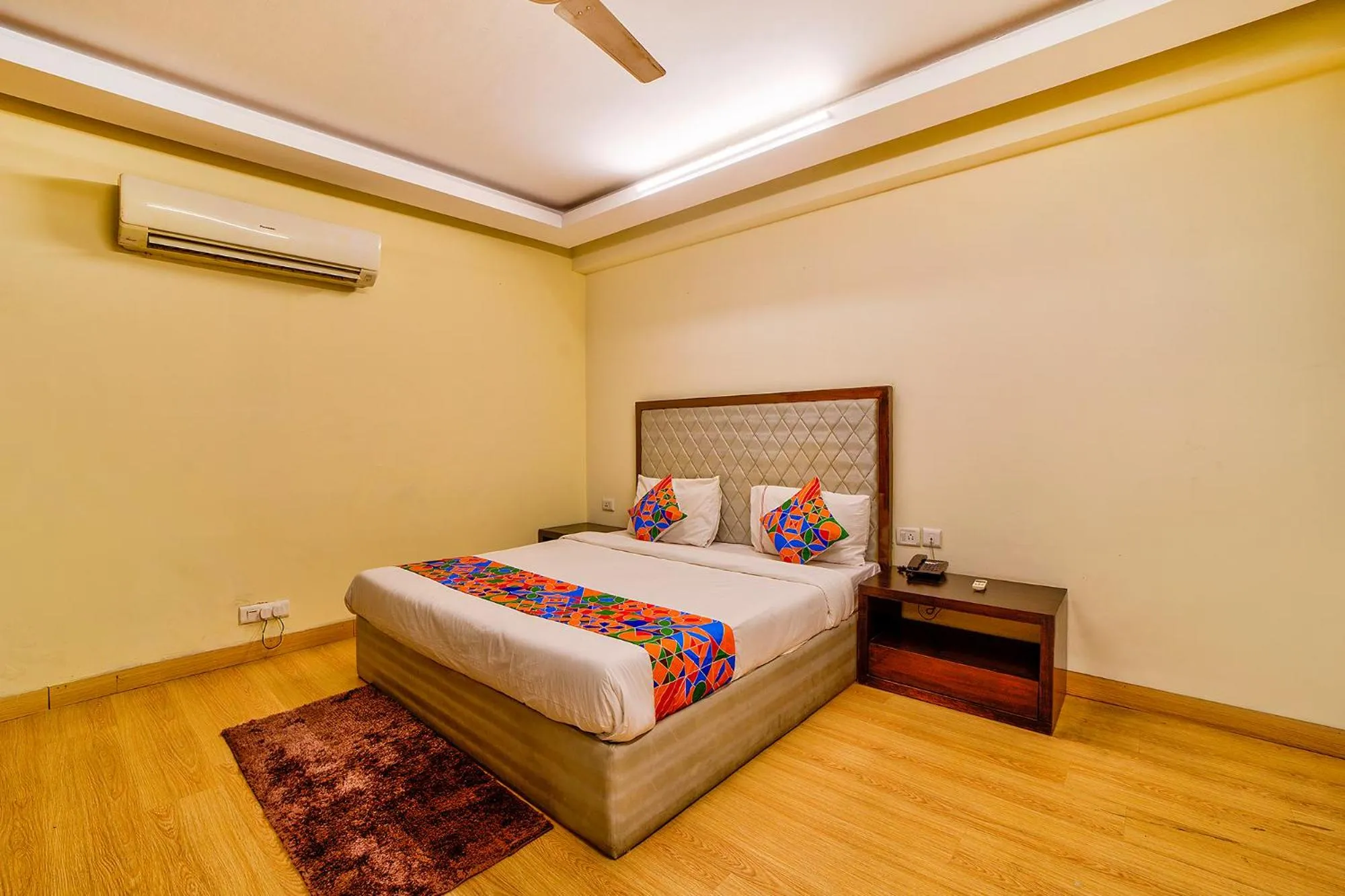 Photo of the whole room, Bed in FabHotel Rivlet