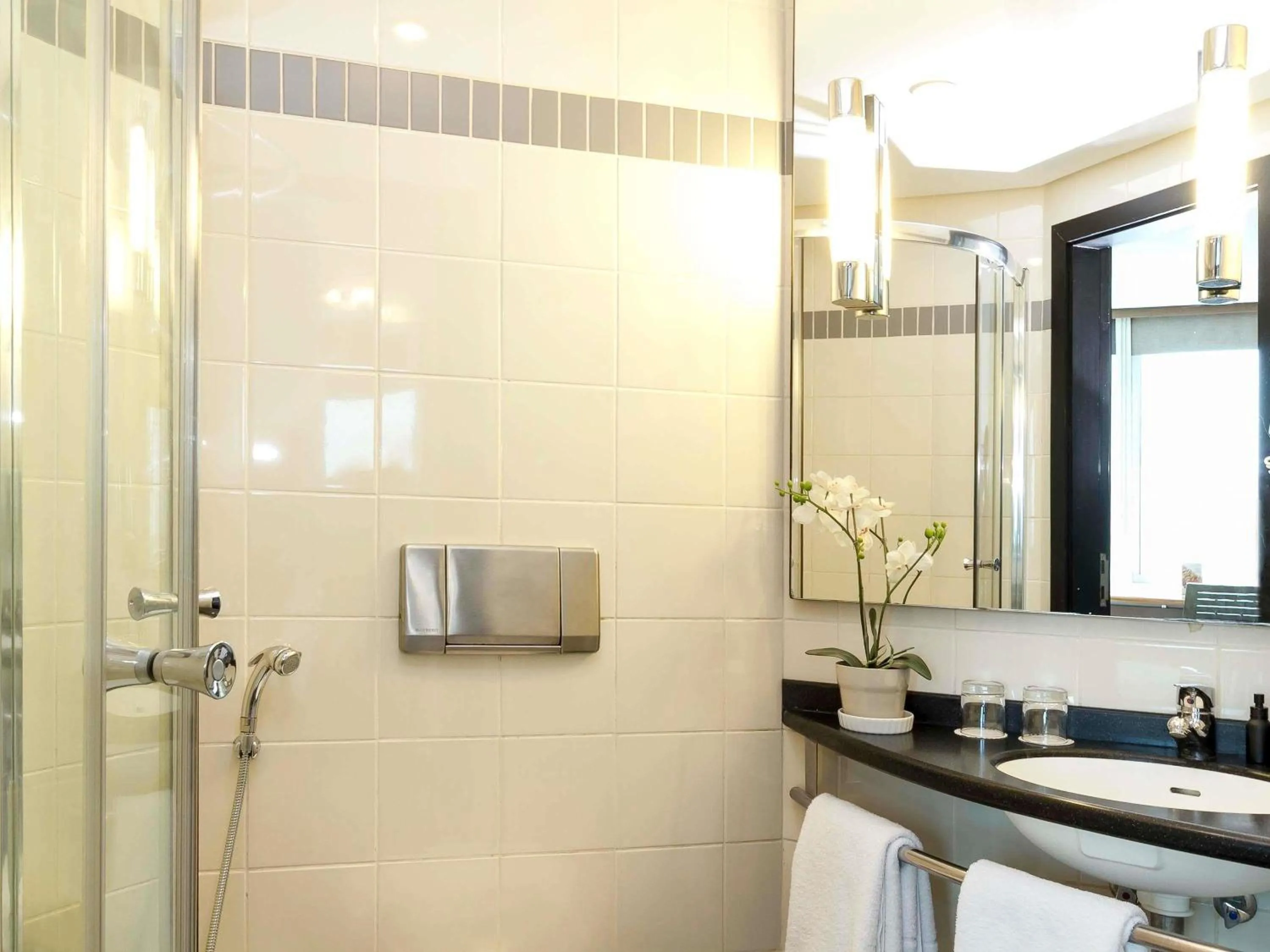 Bedroom in ibis Kuwait Salmiya