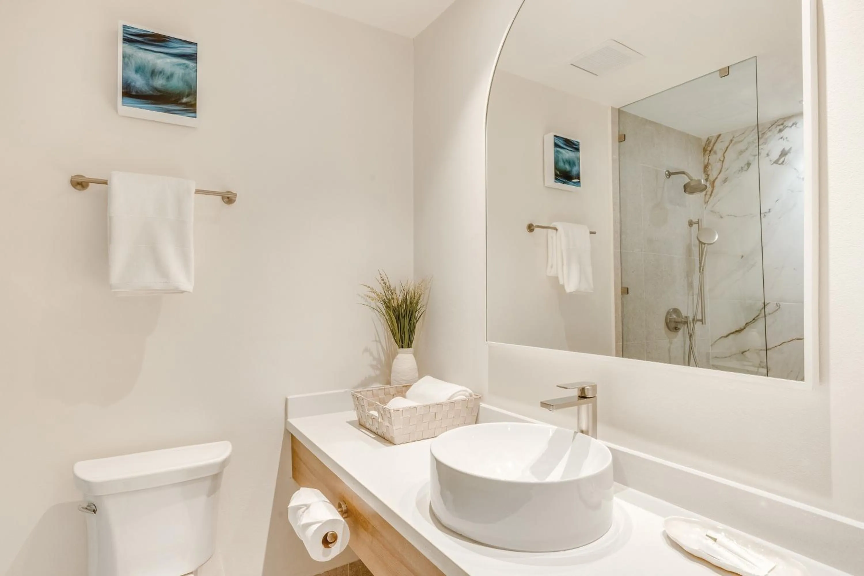 Bathroom in Fort George Hotel and Spa