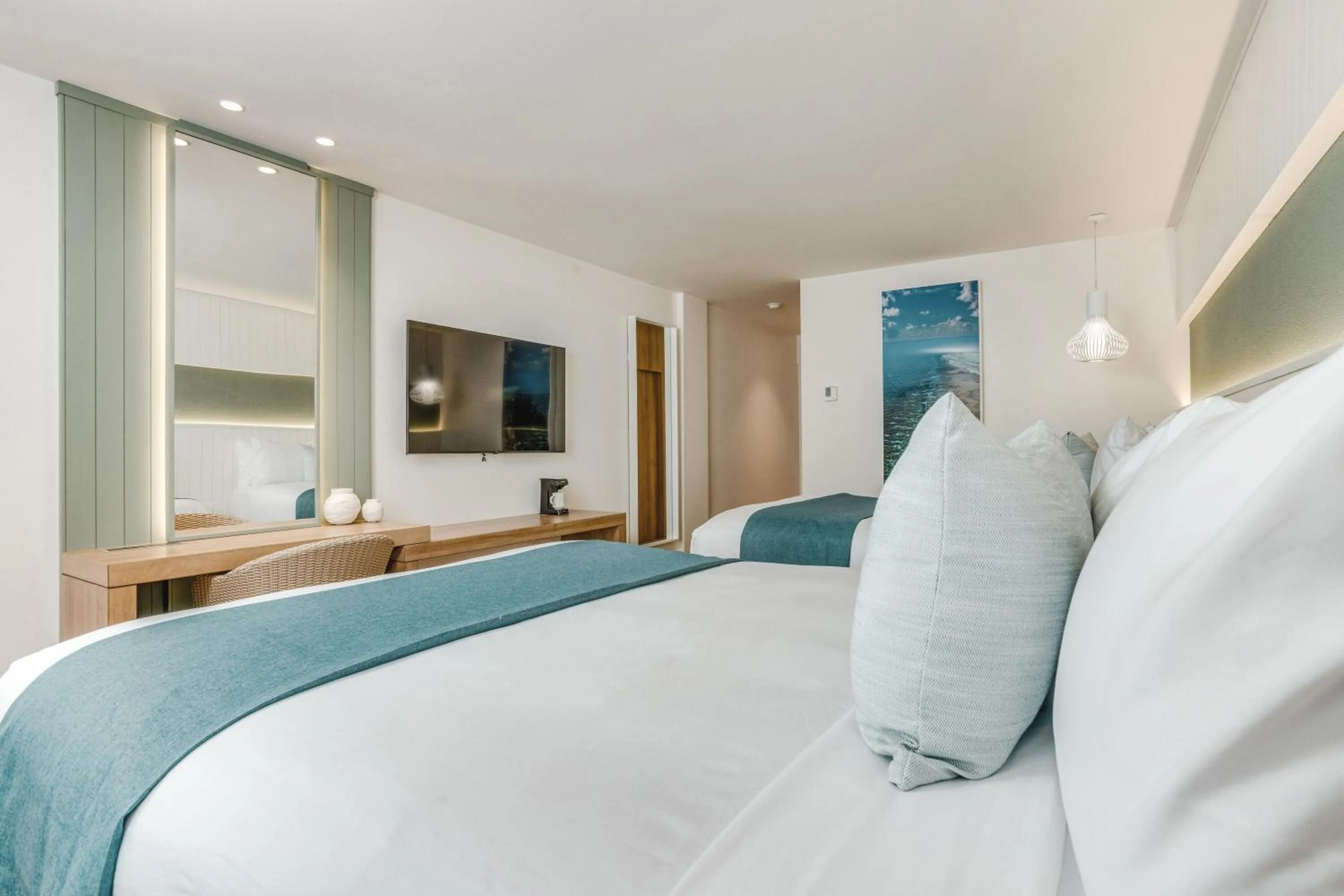 Bedroom, Bed in Fort George Hotel and Spa