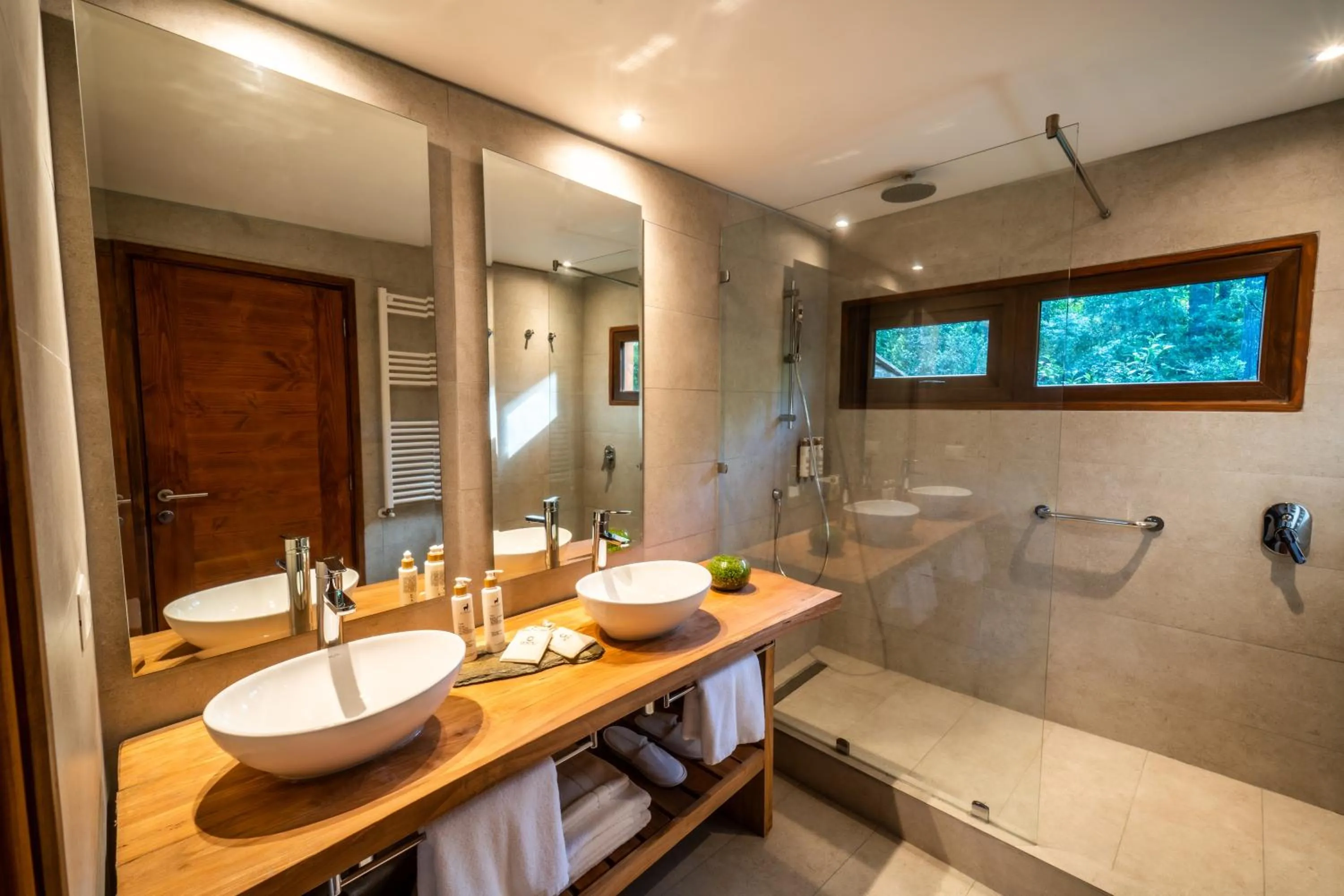 Bathroom in Rakau Lodge