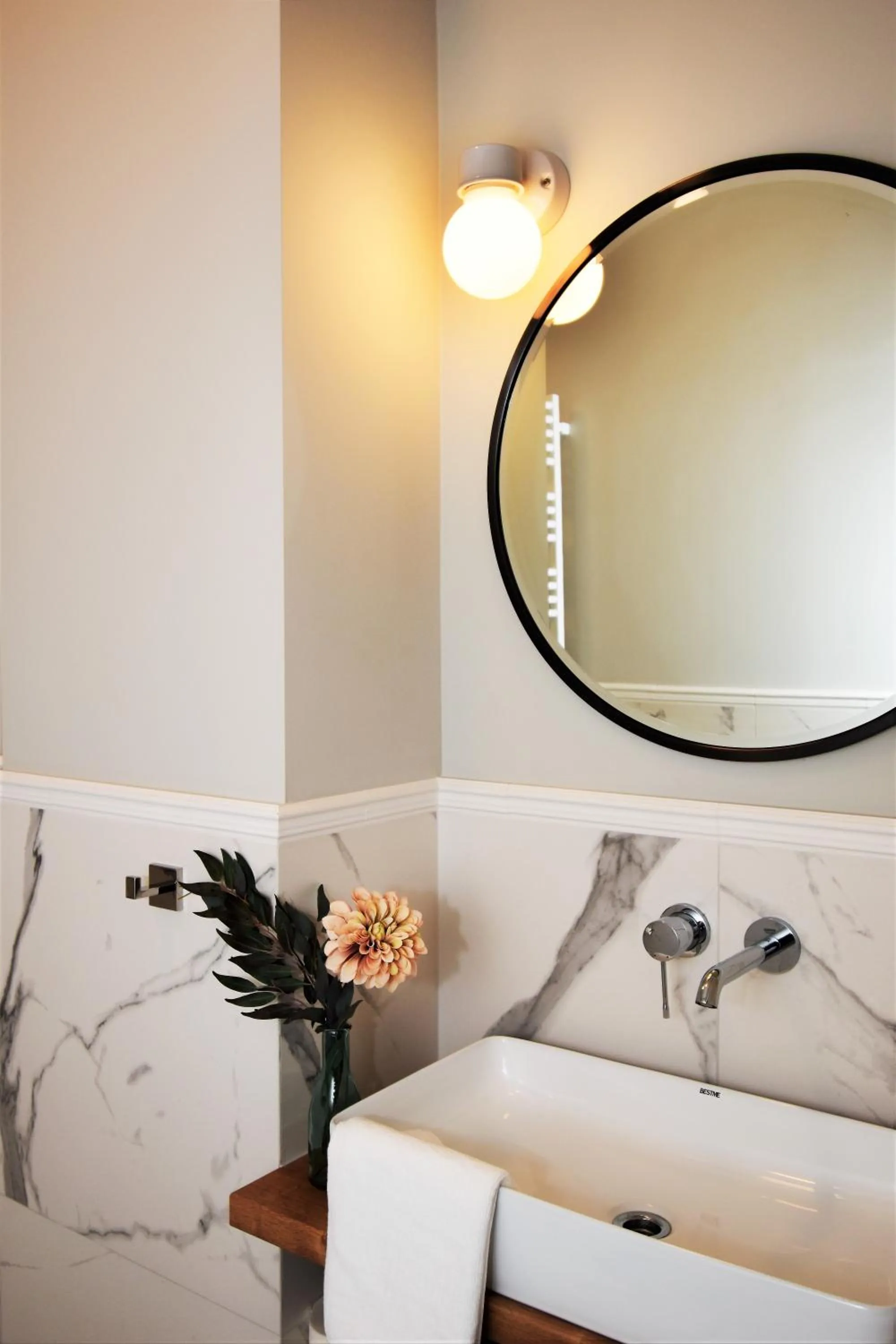 Bathroom in Patio Riverfront Aparthotel