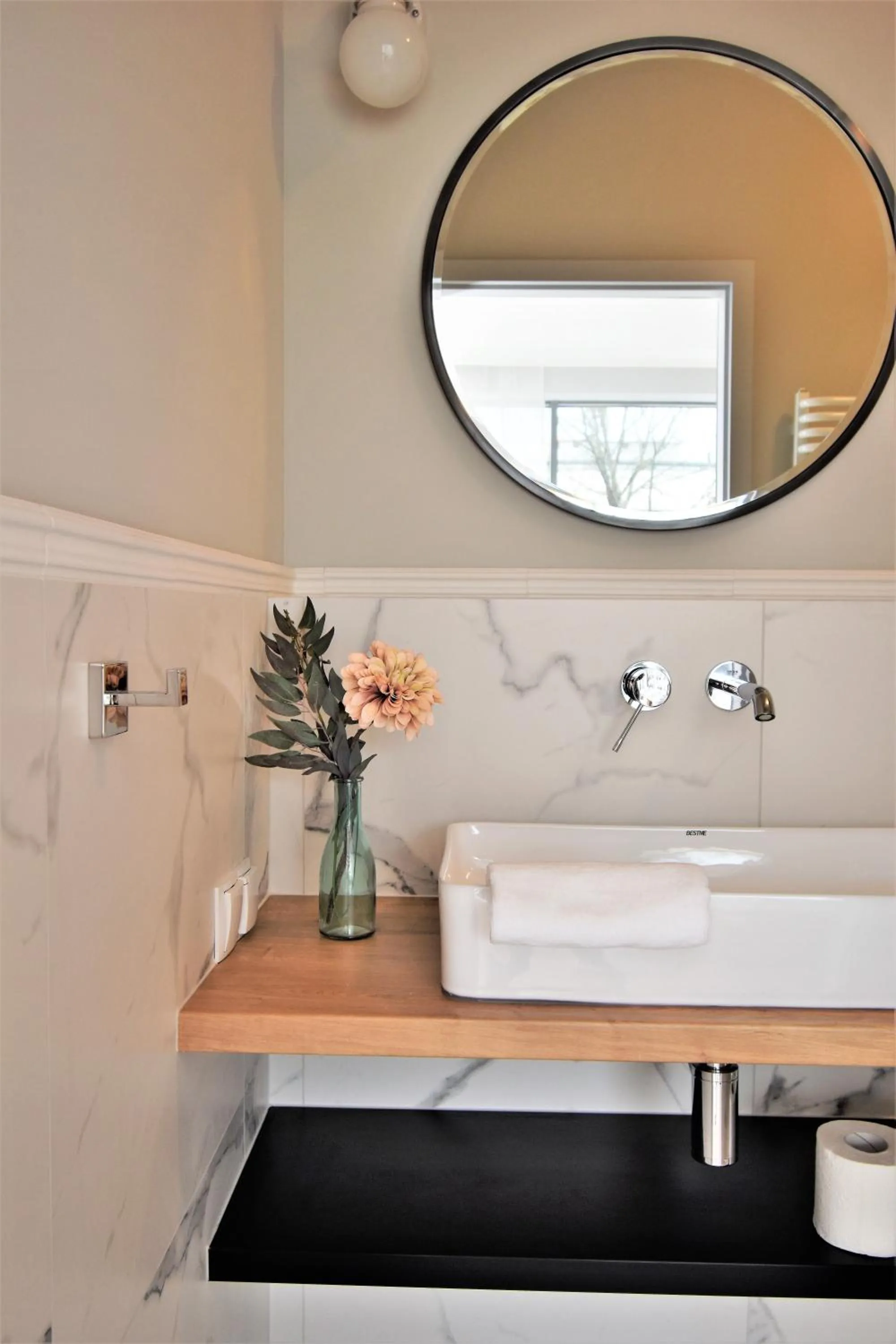 Bathroom in Patio Riverfront Aparthotel