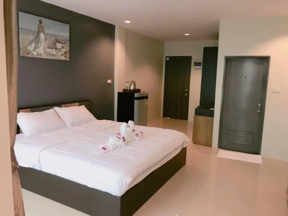 Photo of the whole room, Bed in Supachai Inn