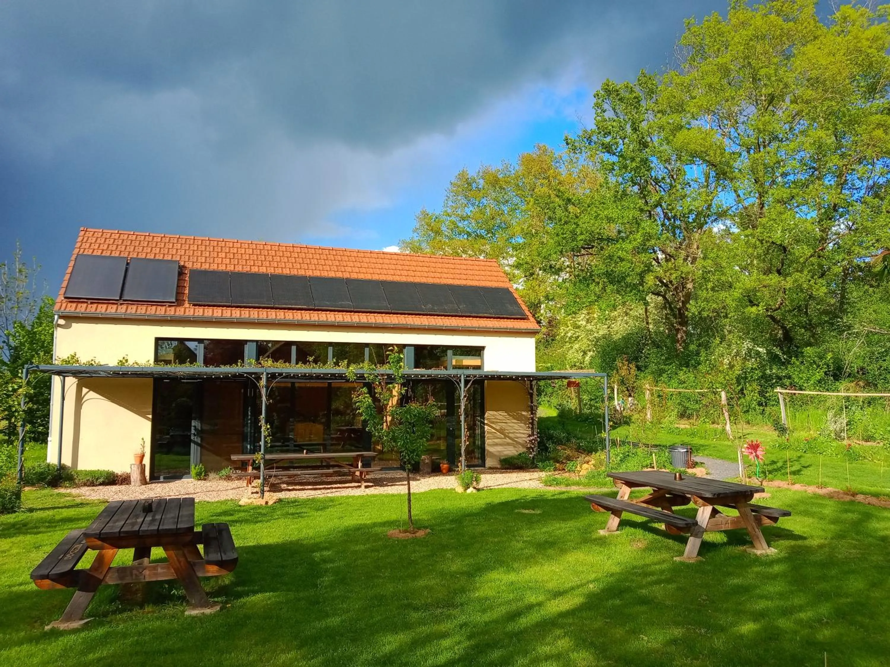 Property building in Le Baugyte - Gite de GROUPE - 14 lits simples