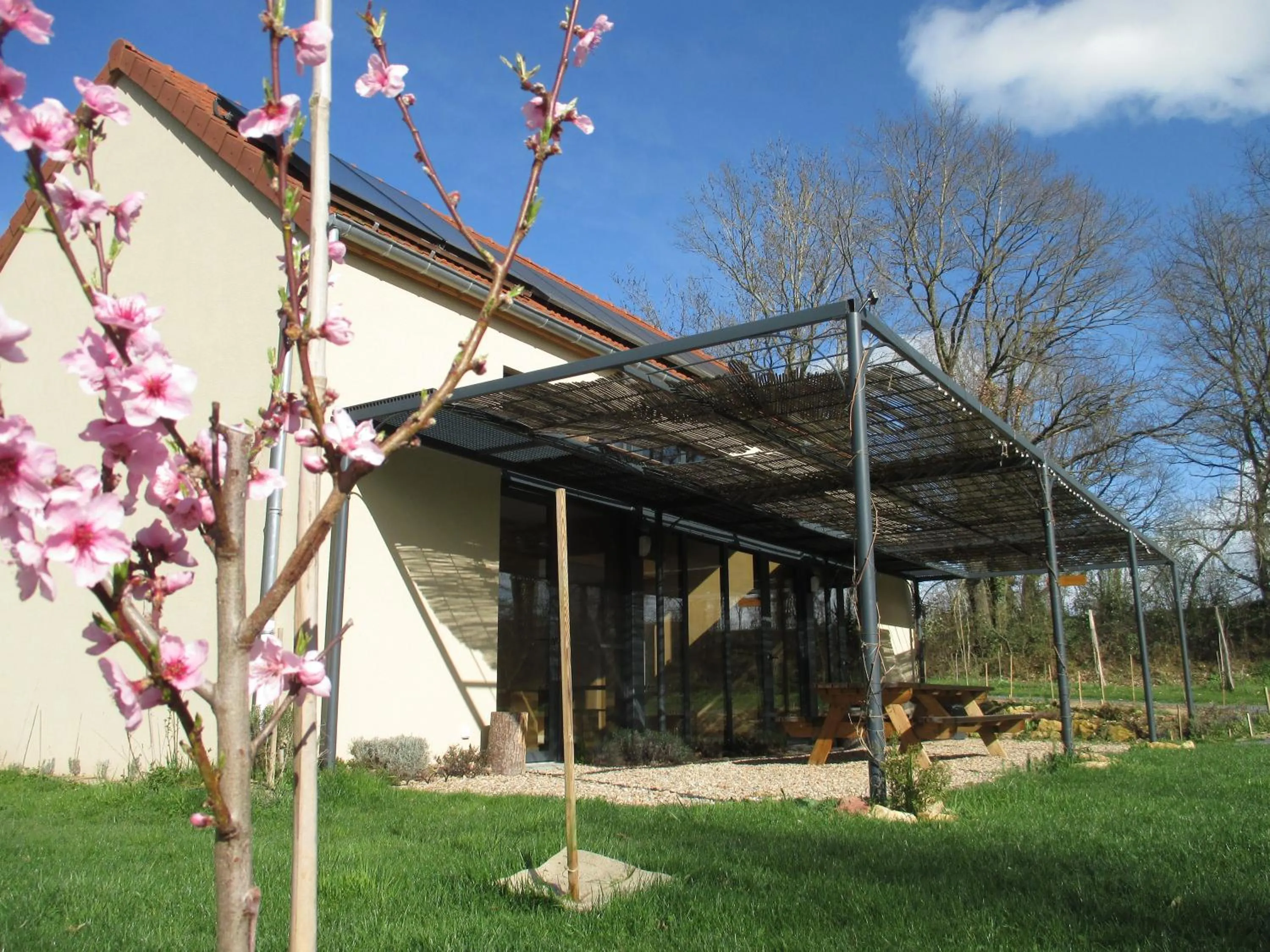 Patio in Le Baugyte - Gite de GROUPE - 14 lits simples
