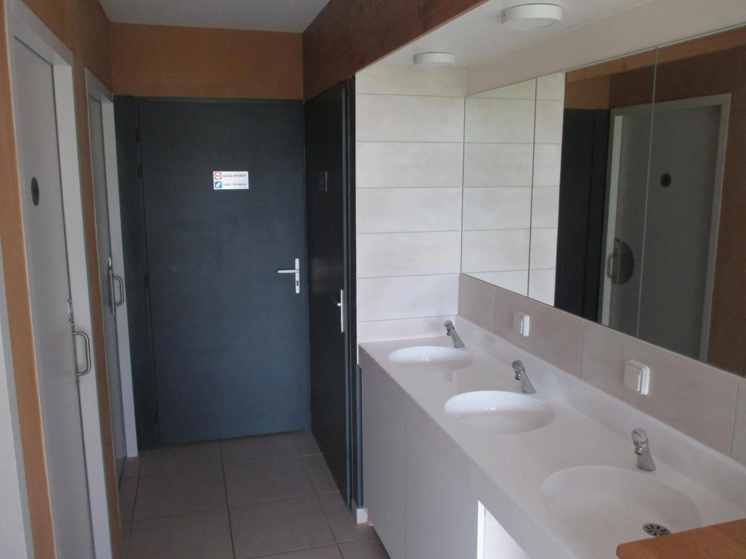 Bathroom in Le Baugyte - Gite de GROUPE - 14 lits simples