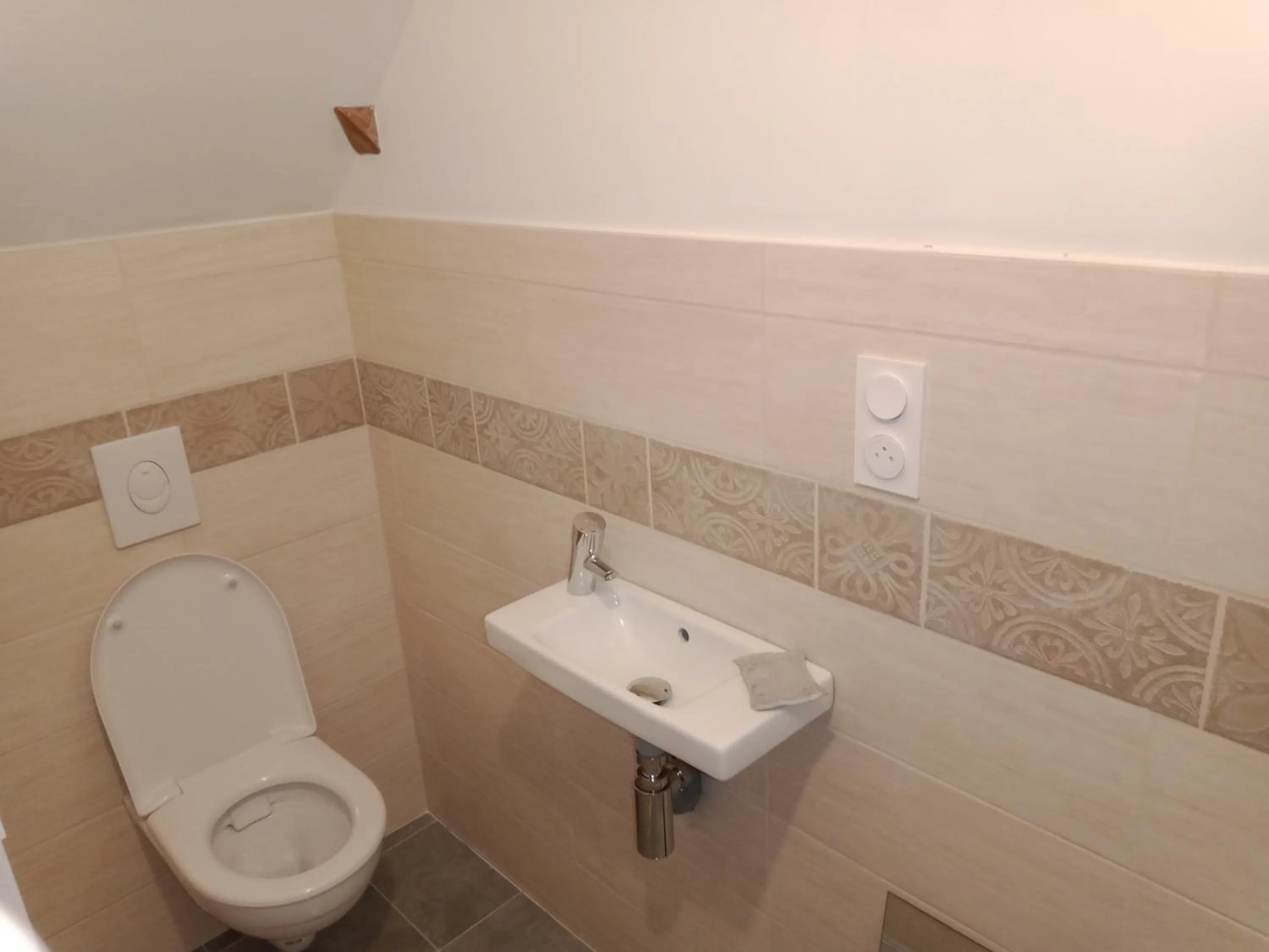 Toilet in Le Baugyte - Gite de GROUPE - 14 lits simples