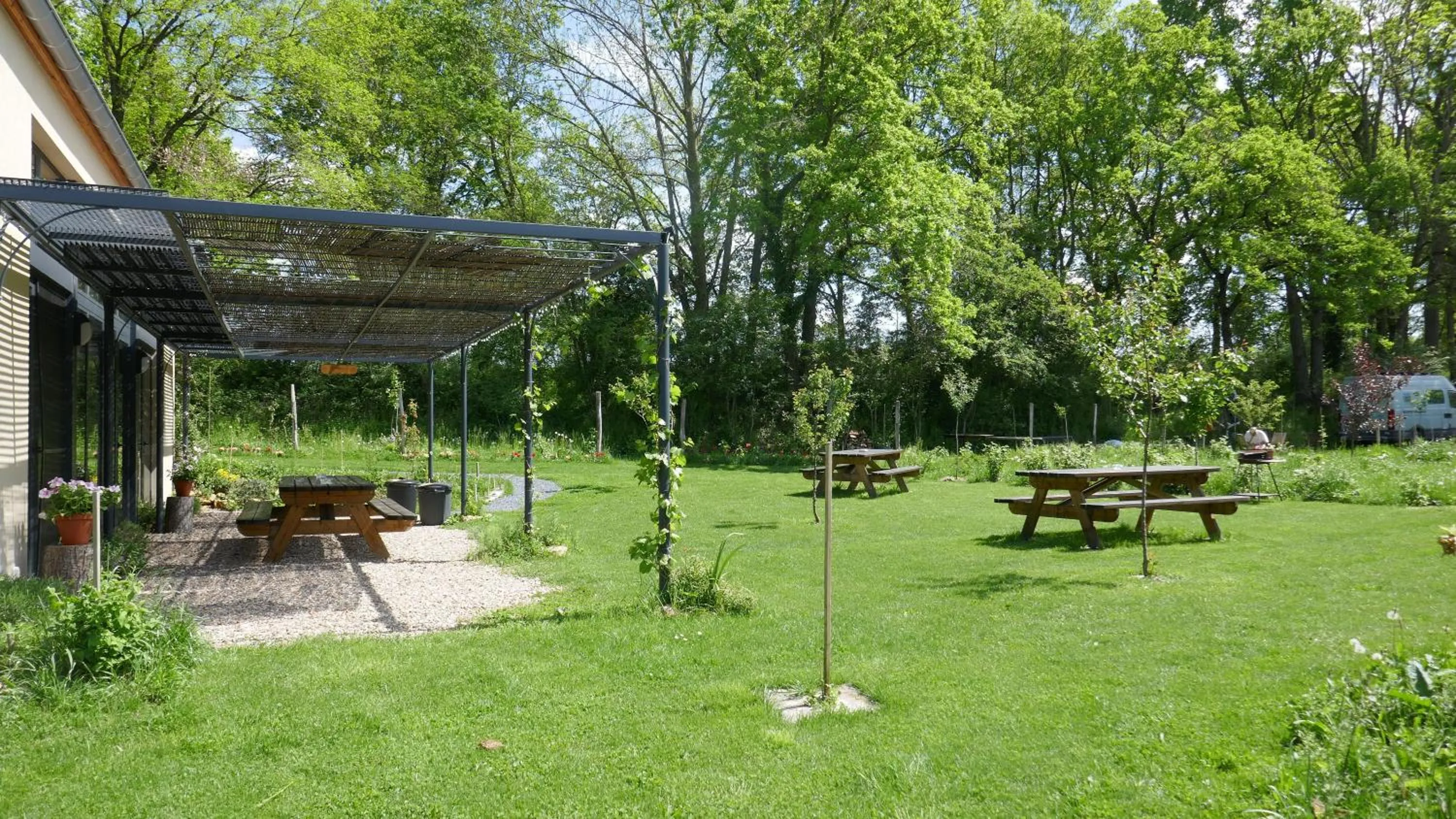 Patio in Le Baugyte - Gite de GROUPE - 14 lits simples