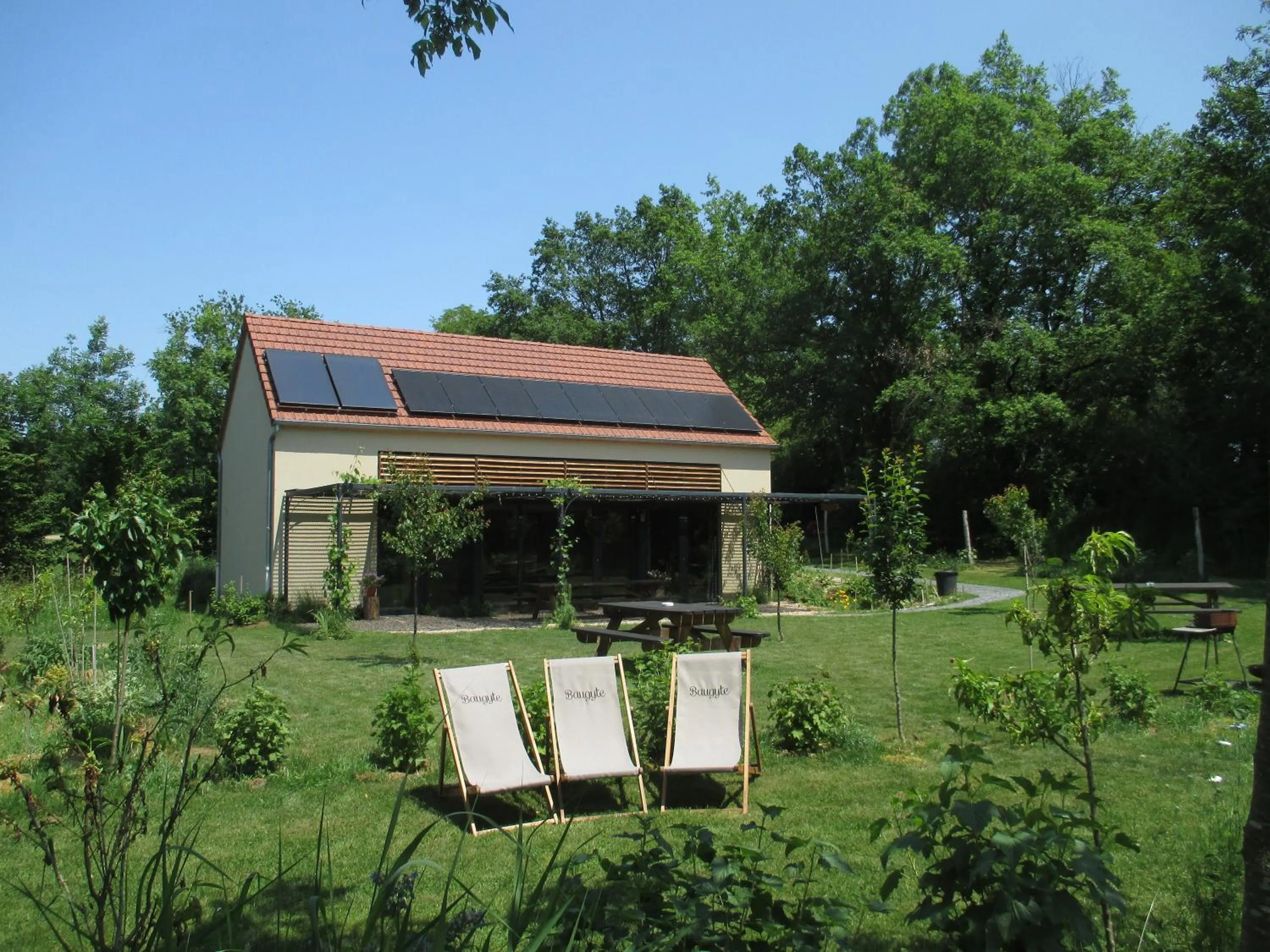 Property building in Le Baugyte - Gite de GROUPE - 14 lits simples