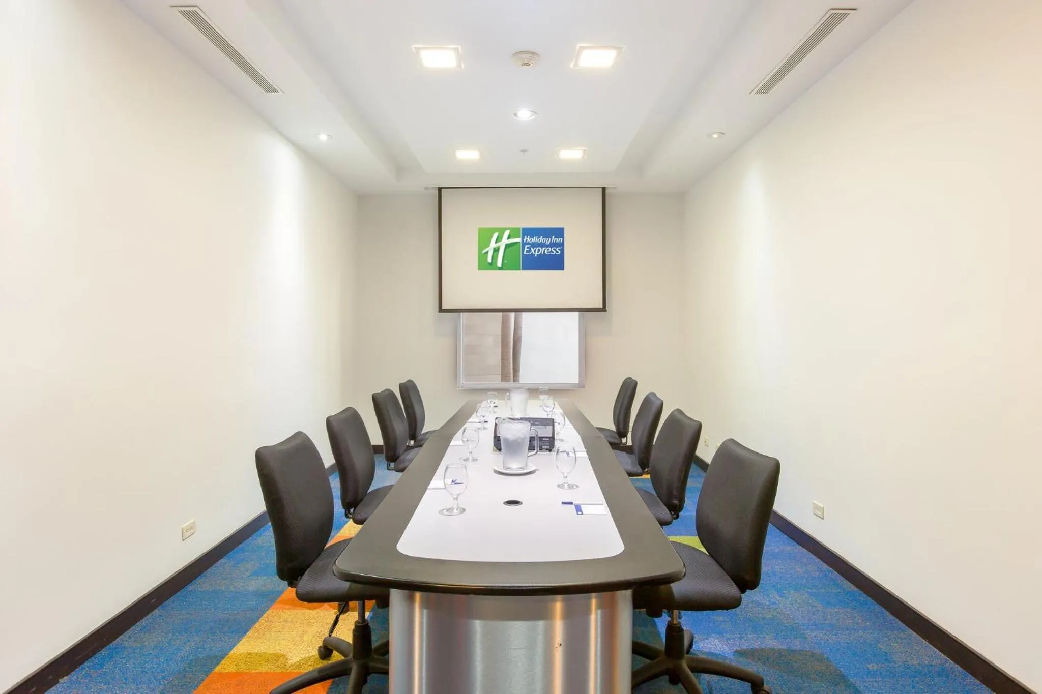 Meeting/conference room in Holiday Inn Express San Jose Forum by IHG